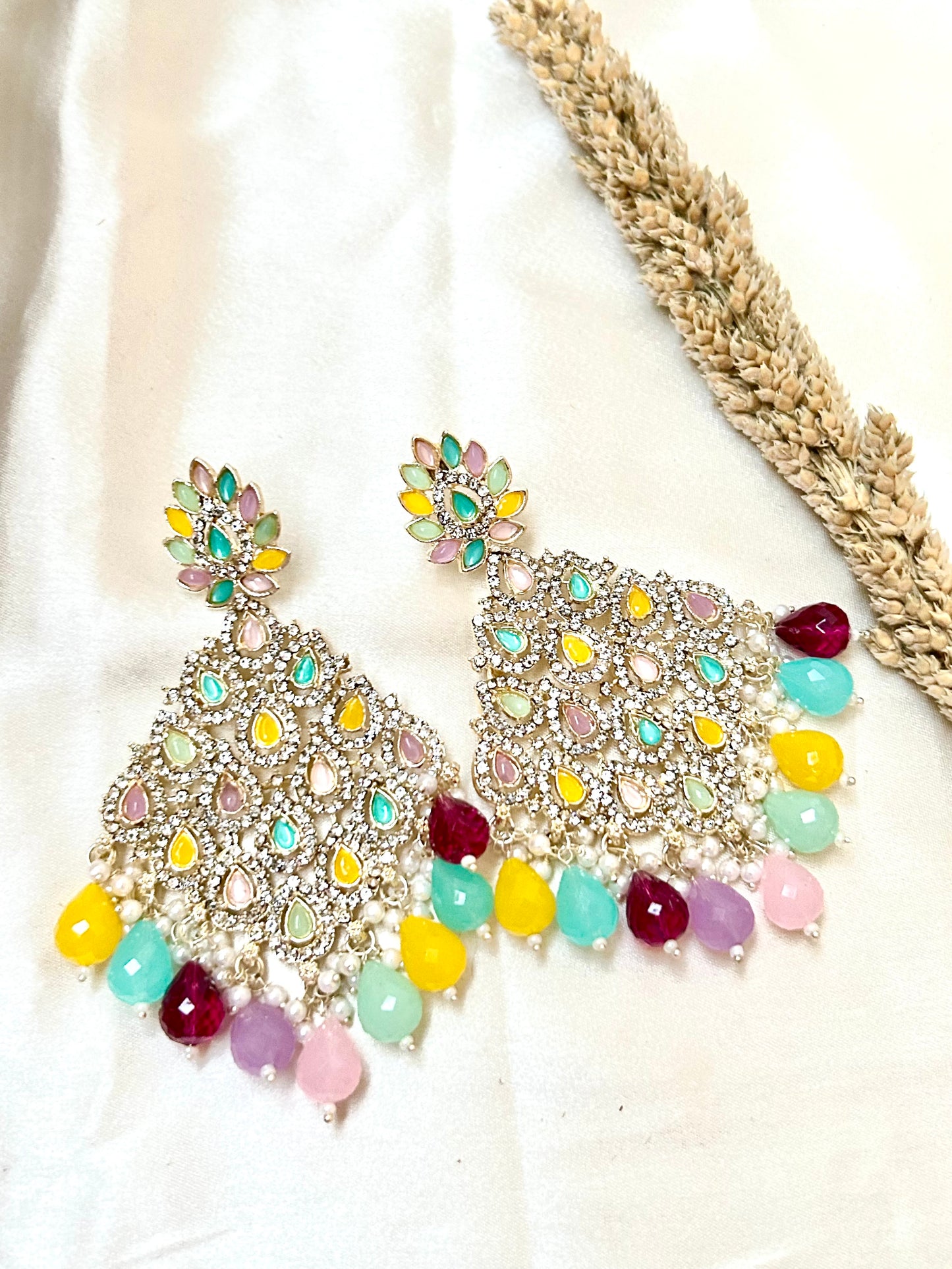 Naisha multi colour Chandbal