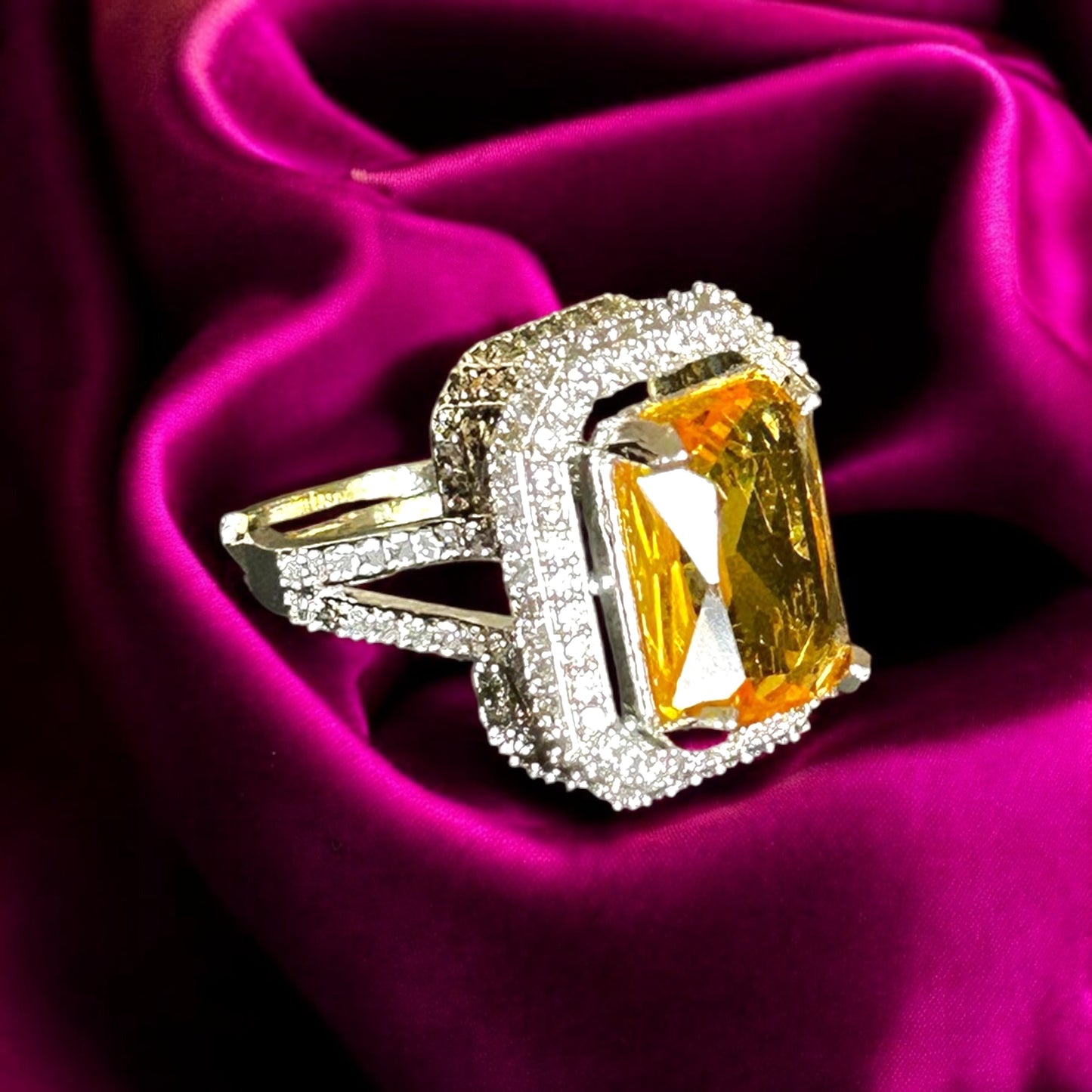 Velvet Night Yellow Ring