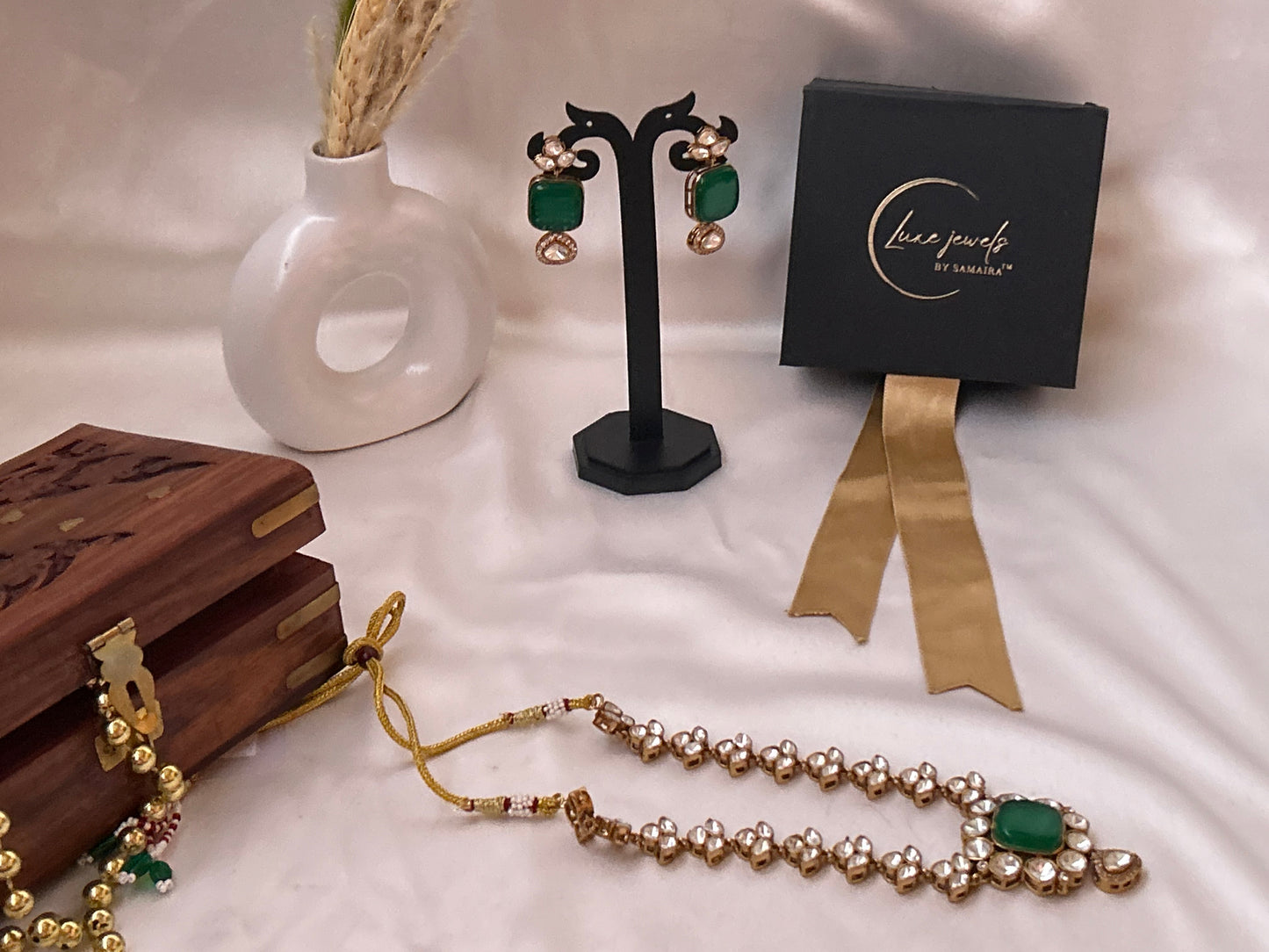 Emerald green kundan necklaceset