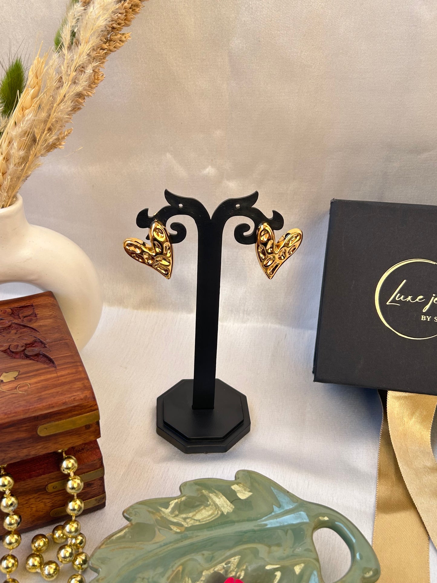 Velvet heart studs