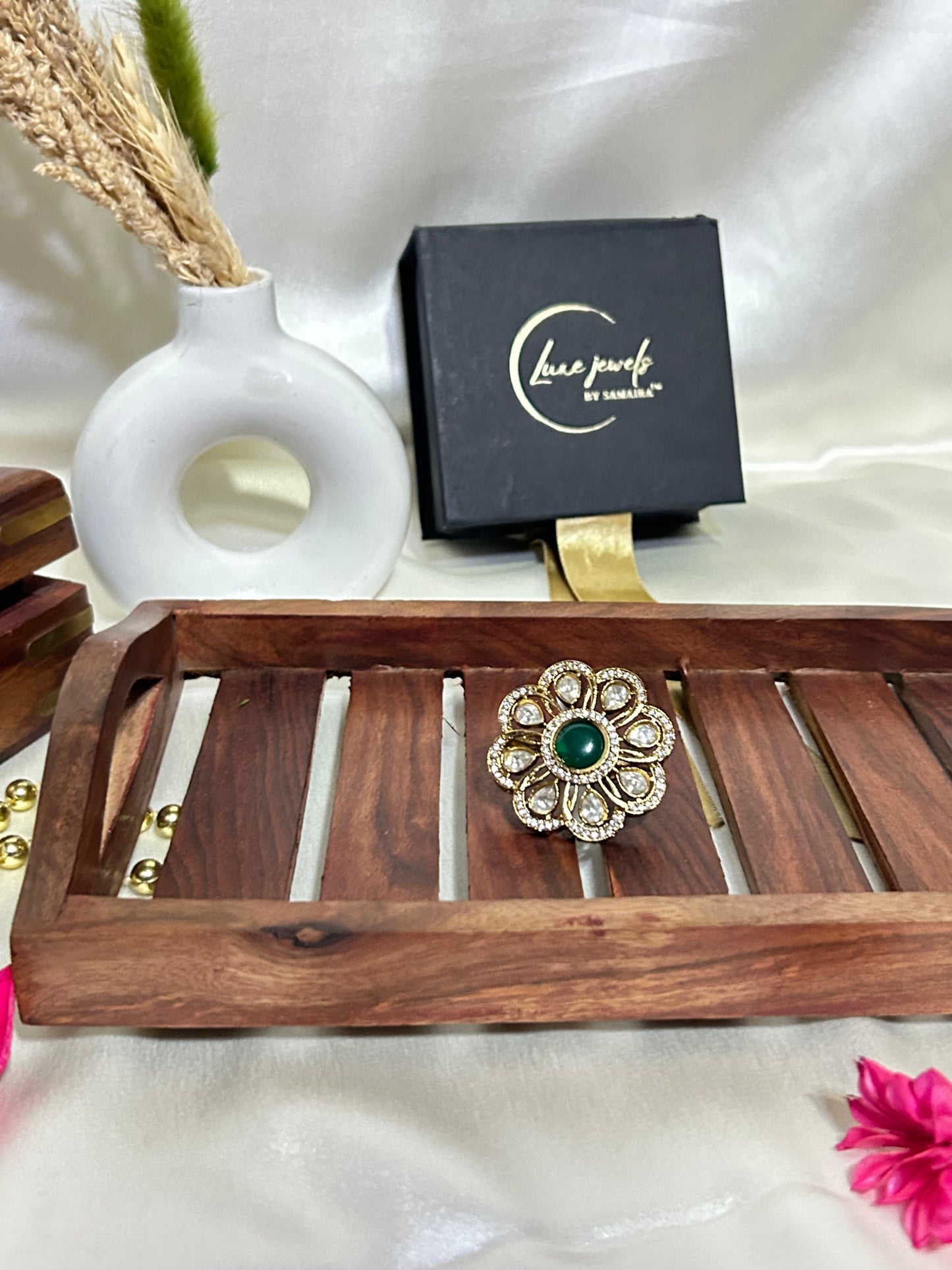 Mayra Blooming green Ring