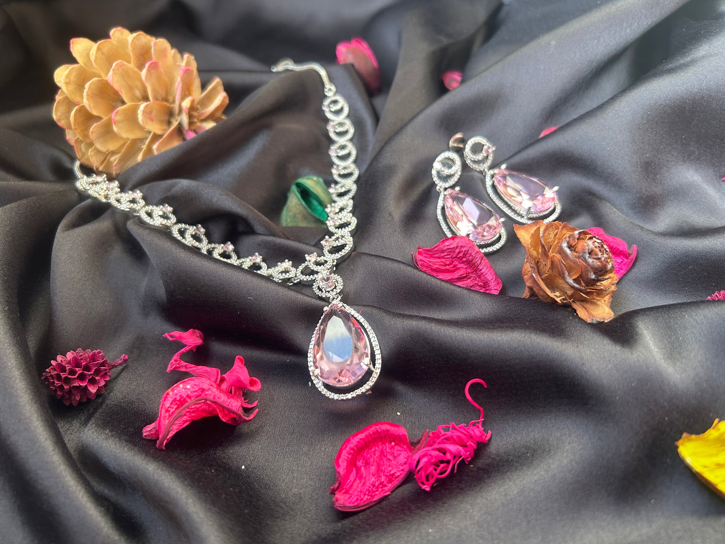 Mia pink pendant necklace