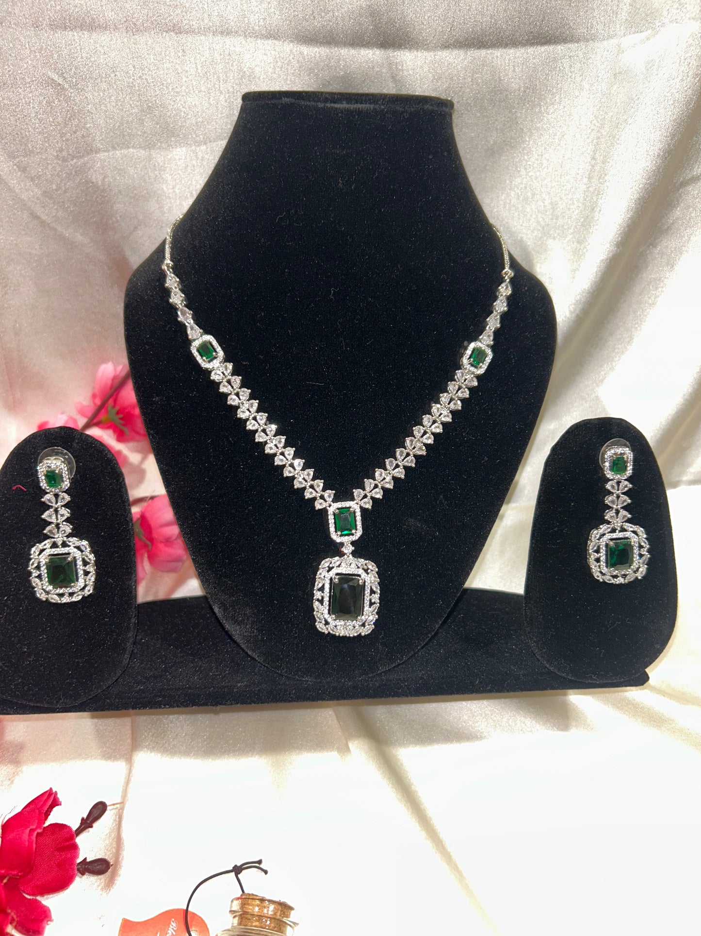 Layla Emerald necklace