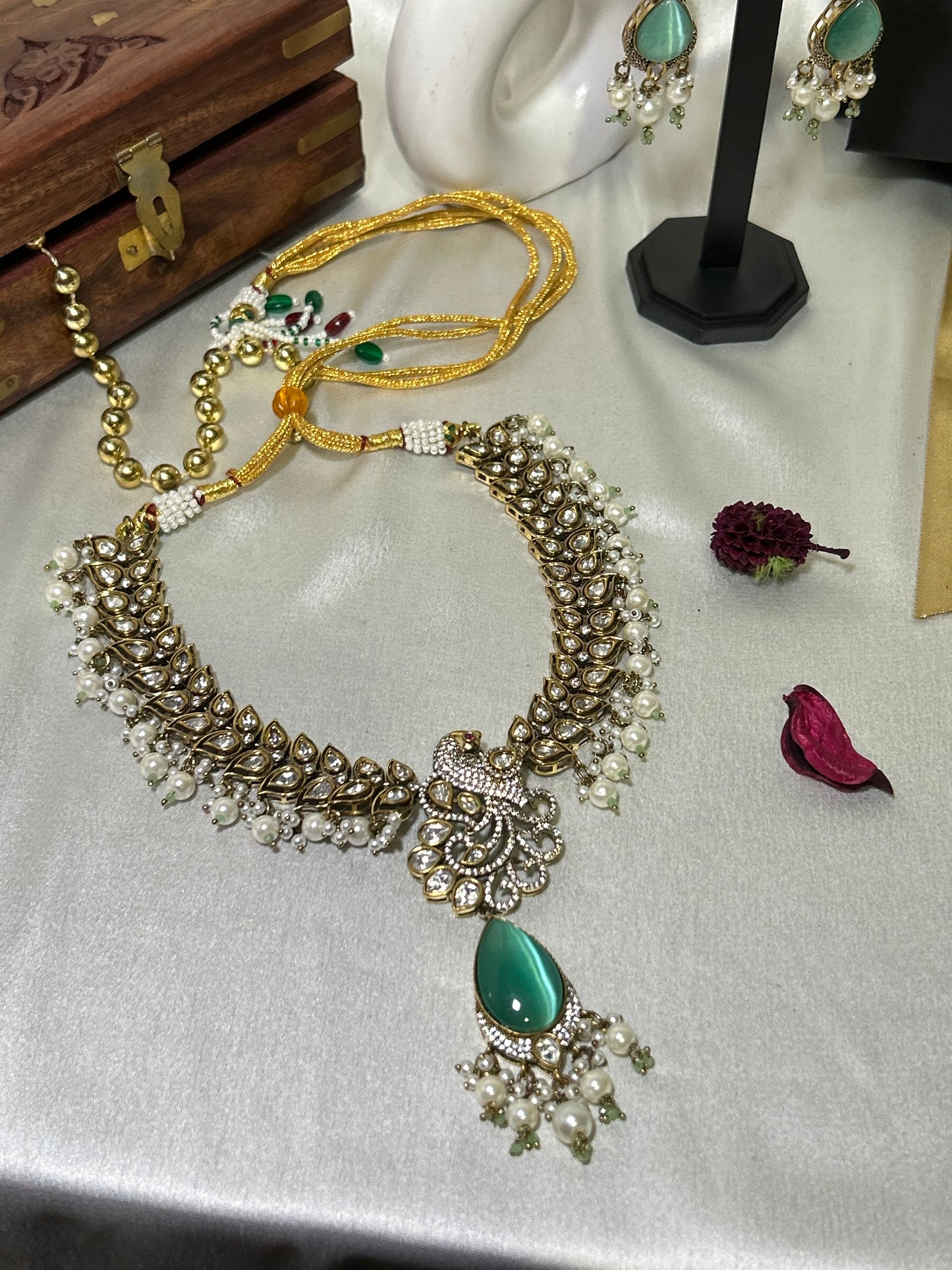 Arina sea green kundan necklaceset