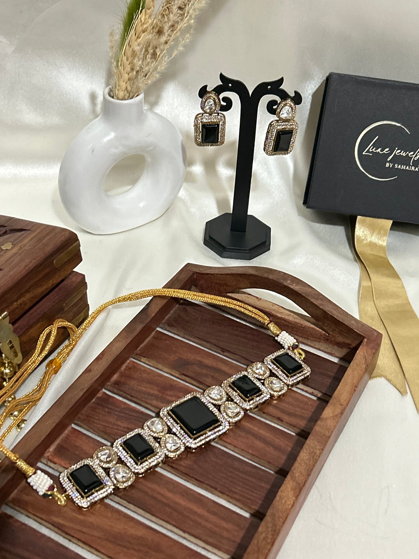 Black AD Kundan Necklaceset