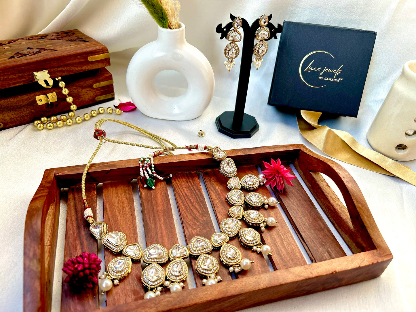Shanu Emerald kundan necklace