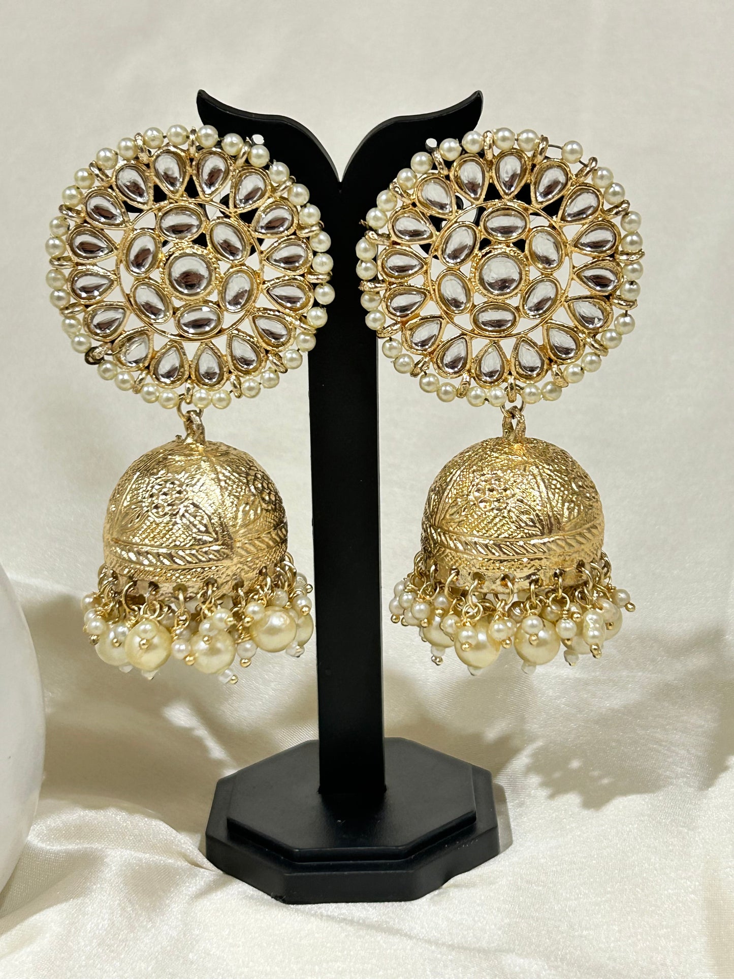 Mehak ivory jhumka