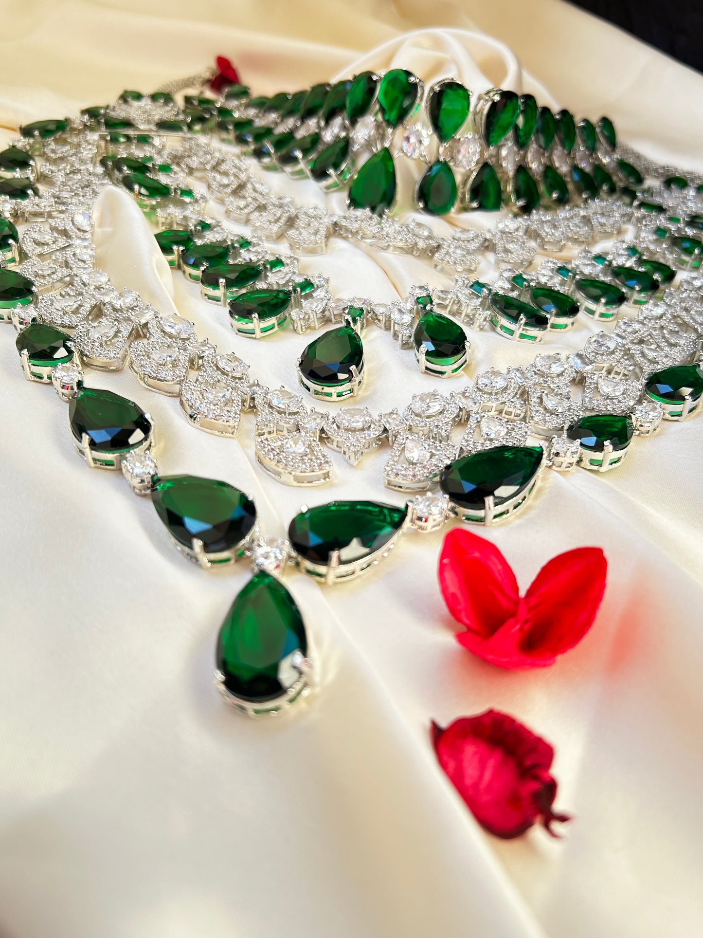 kiara necklace set