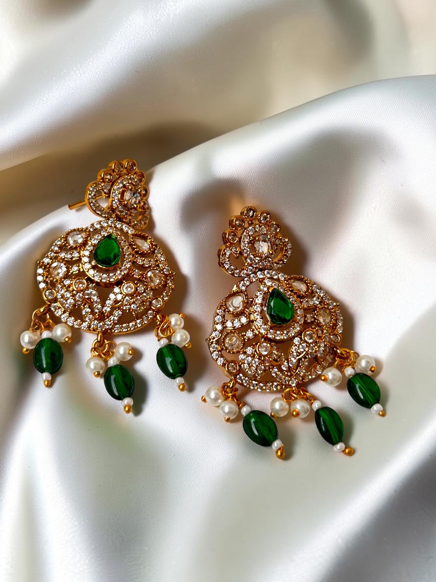 Divya pendant set
