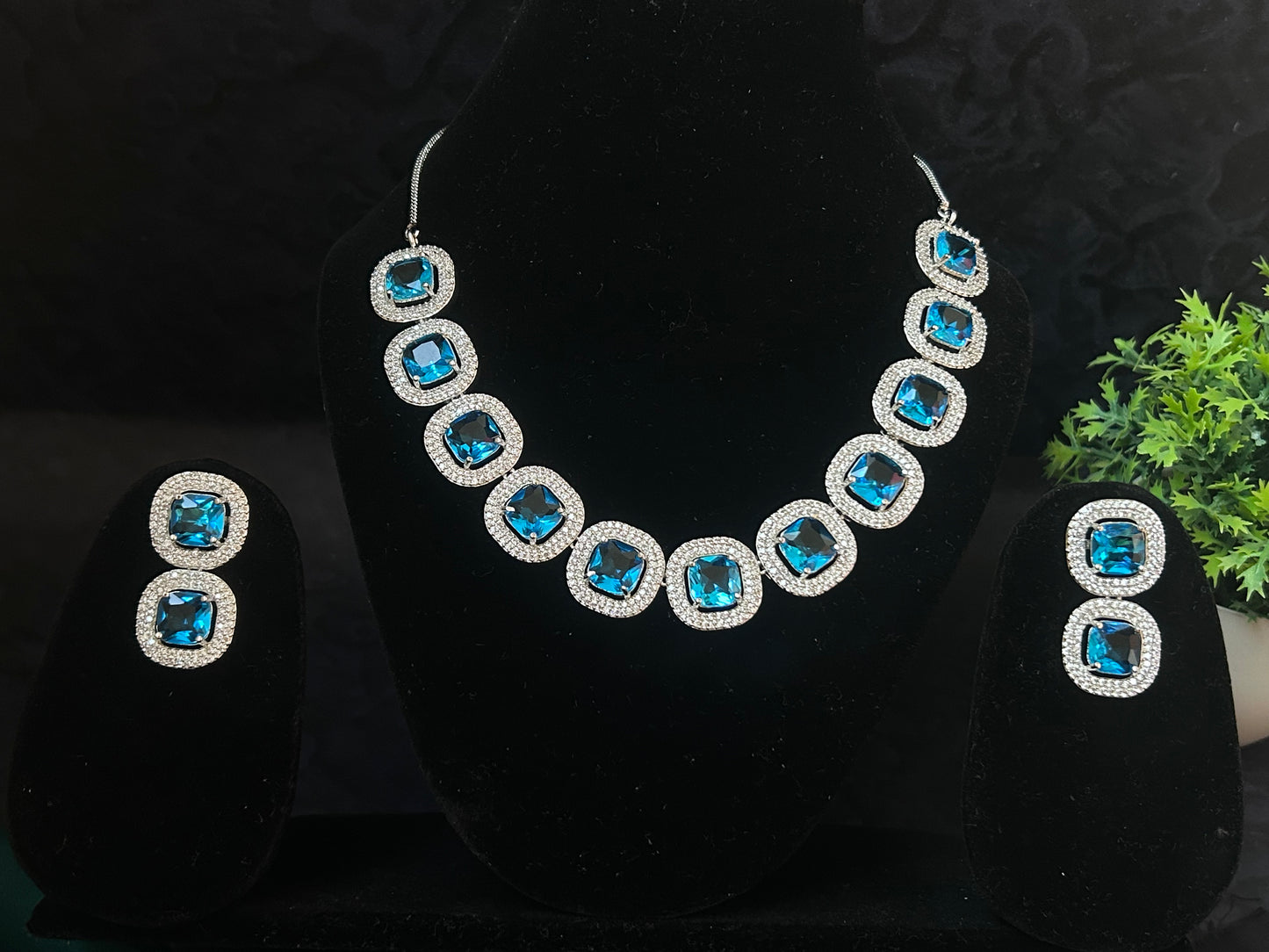 Alisha blue necklace