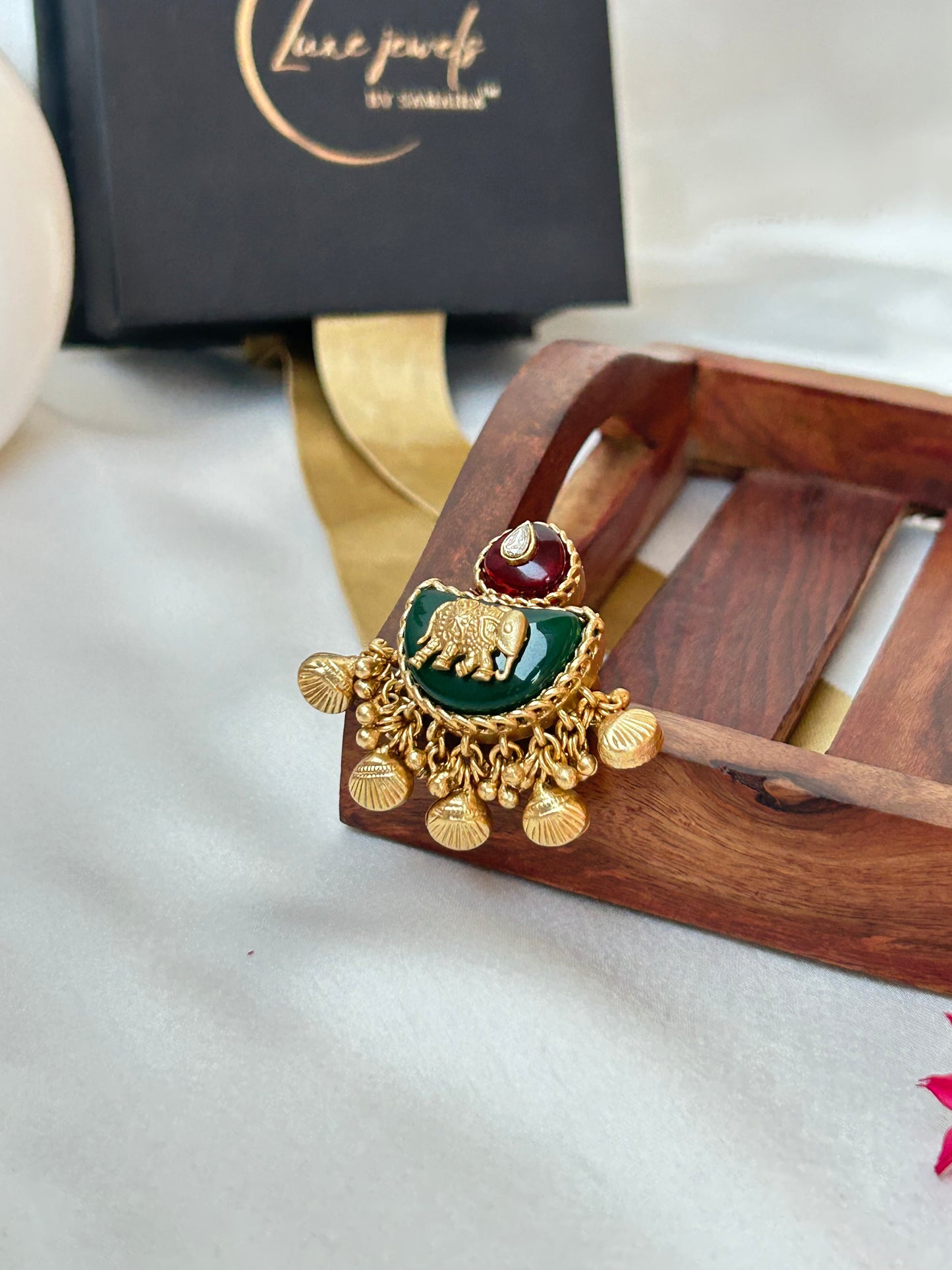 Fiza antique ring