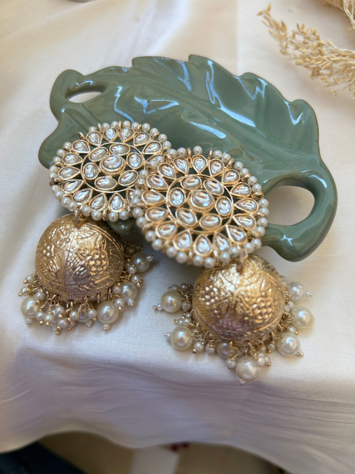 Mehak ivory jhumka