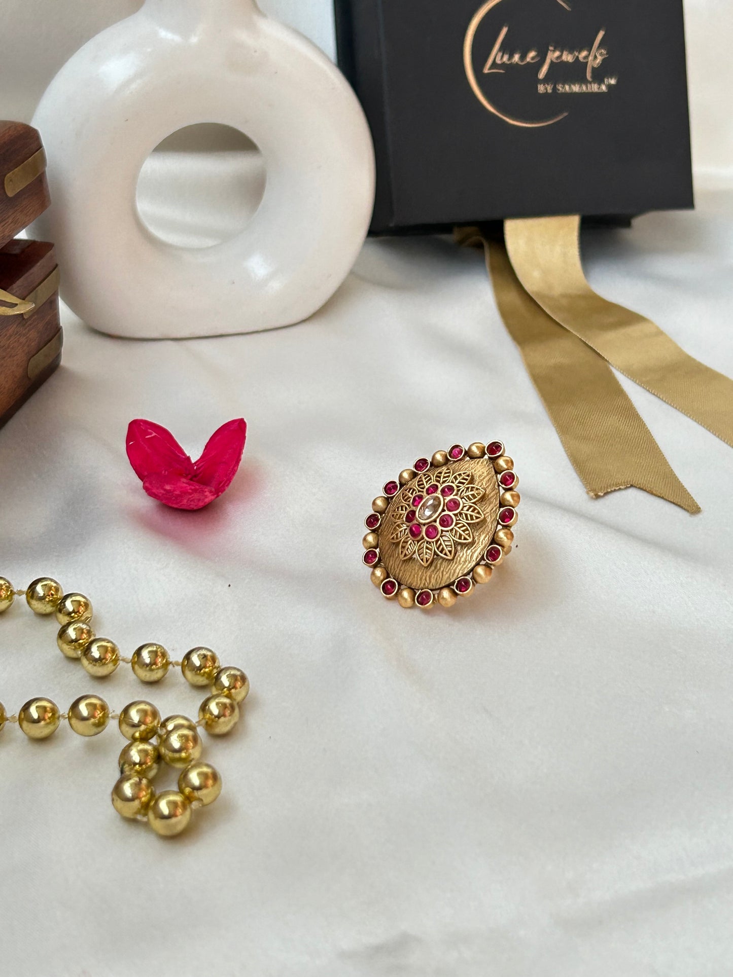 Mira antique Ring