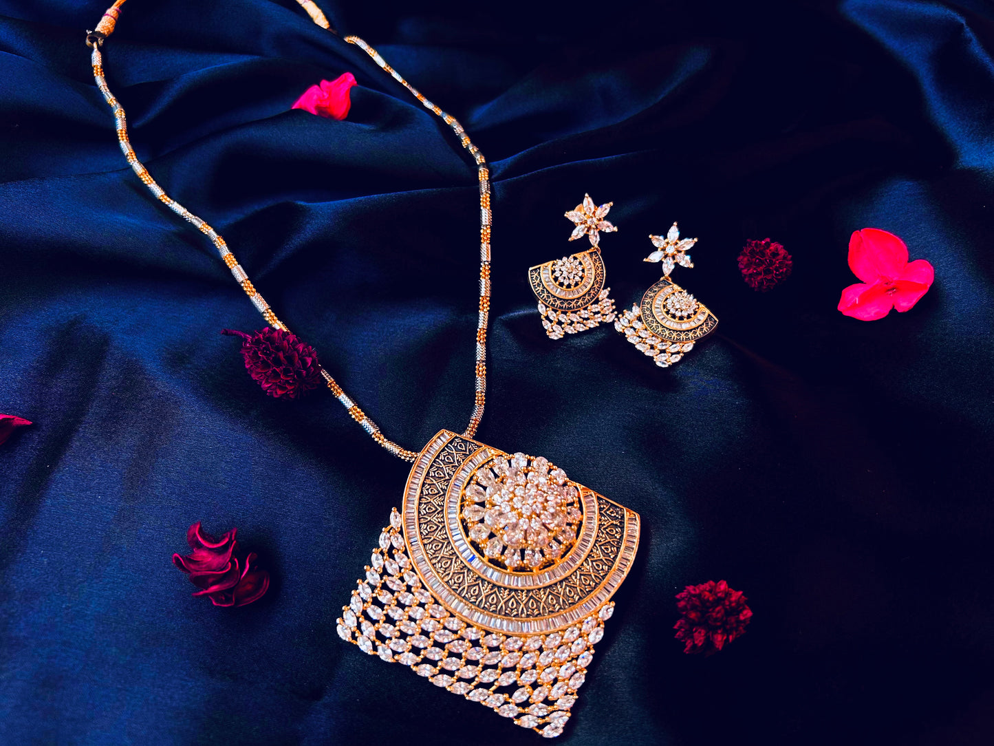 Kashish golden necklace