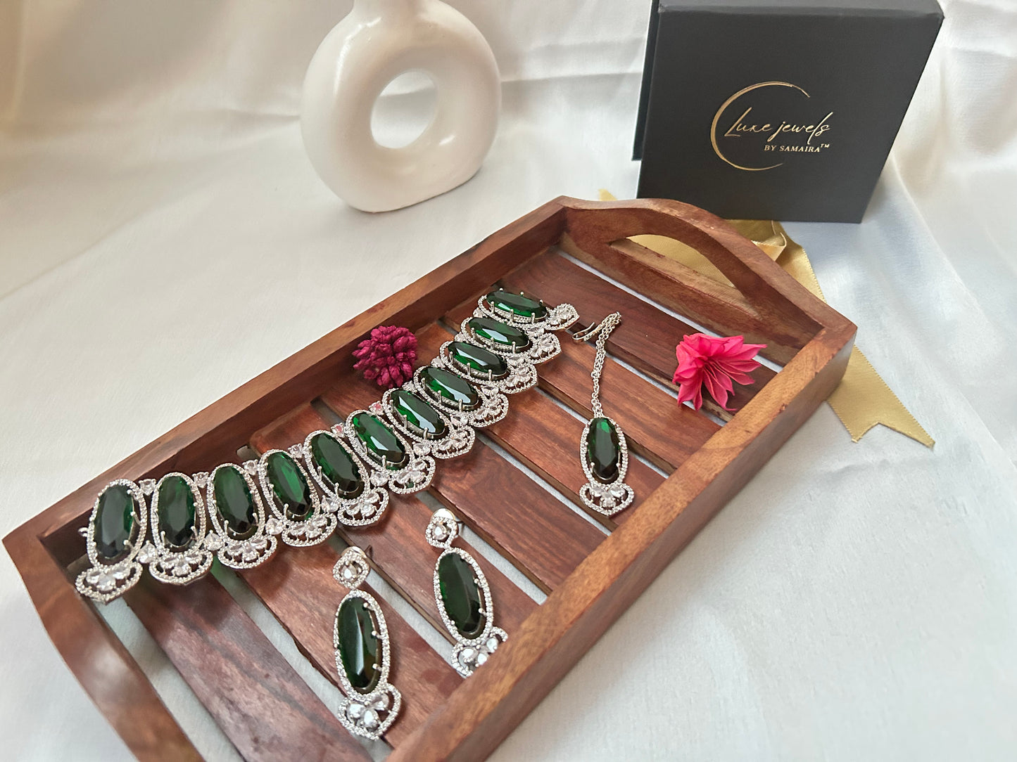 Shanvi Emerald Choker