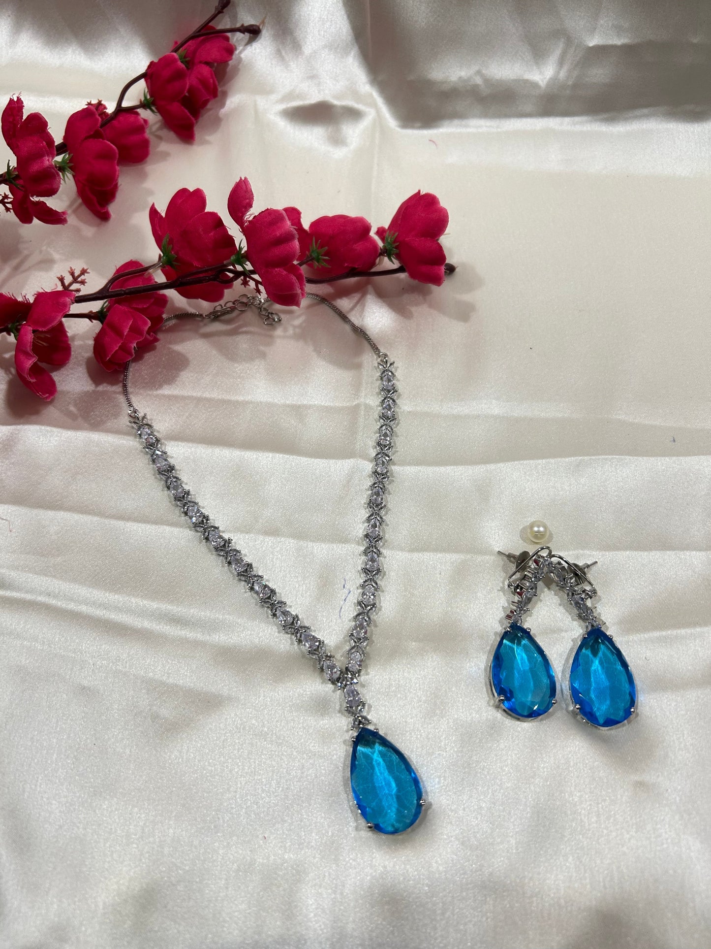 Deepika blue pendant necklace