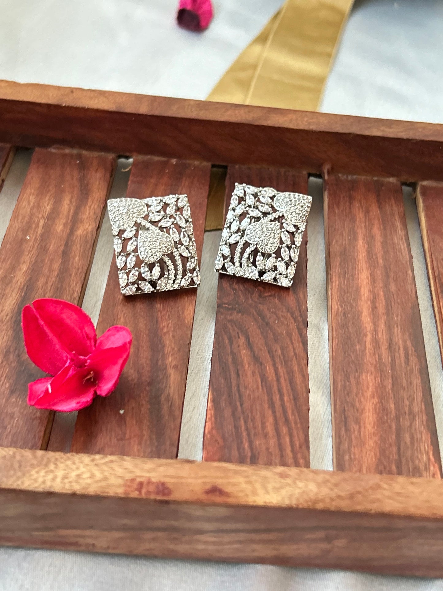 Avadhi silver studs Earrings