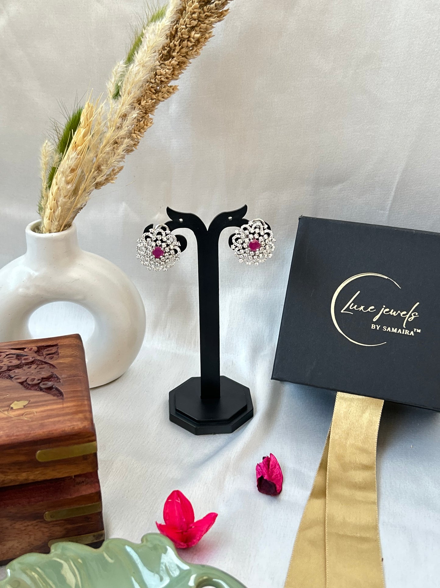 Nensi magenta studs Earrings