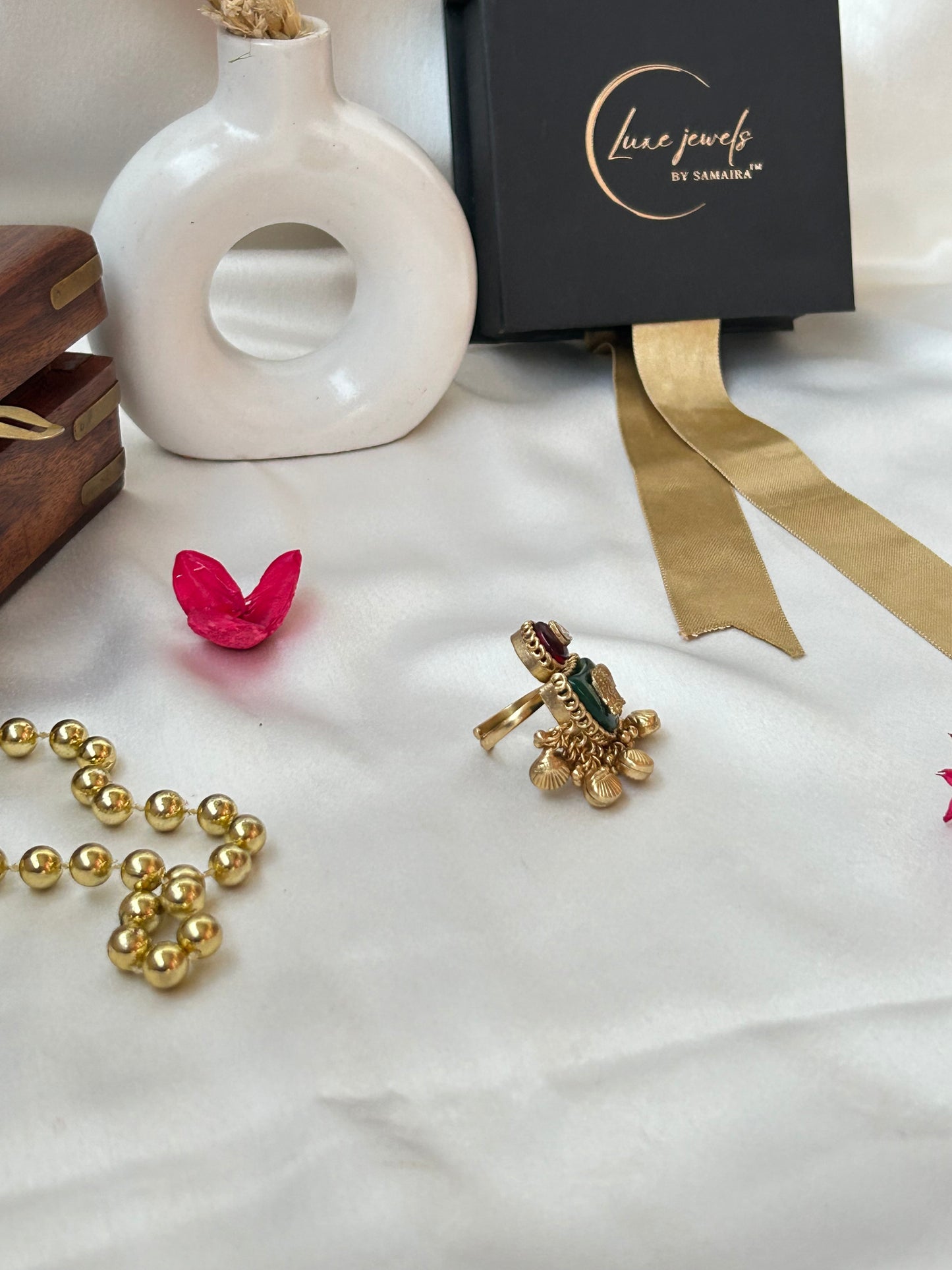 Fiza antique ring