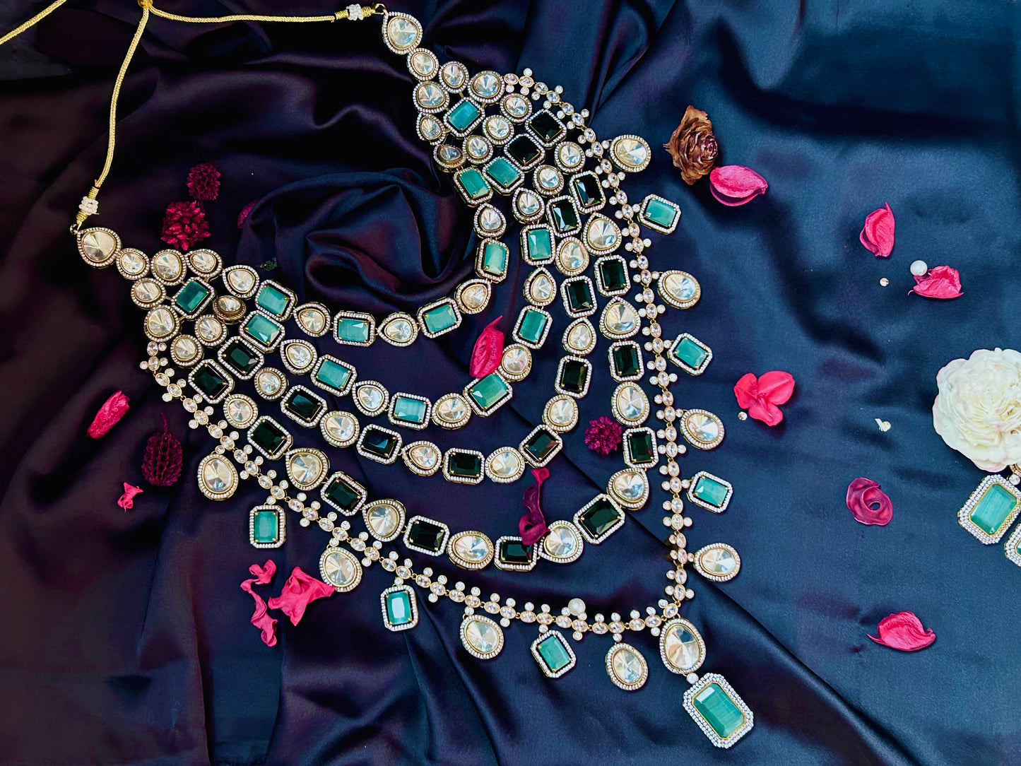 parineeti wedding necklace set