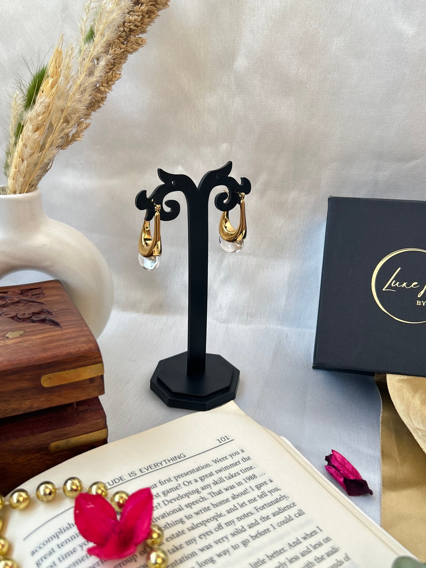 Celeste Charm white Hoops