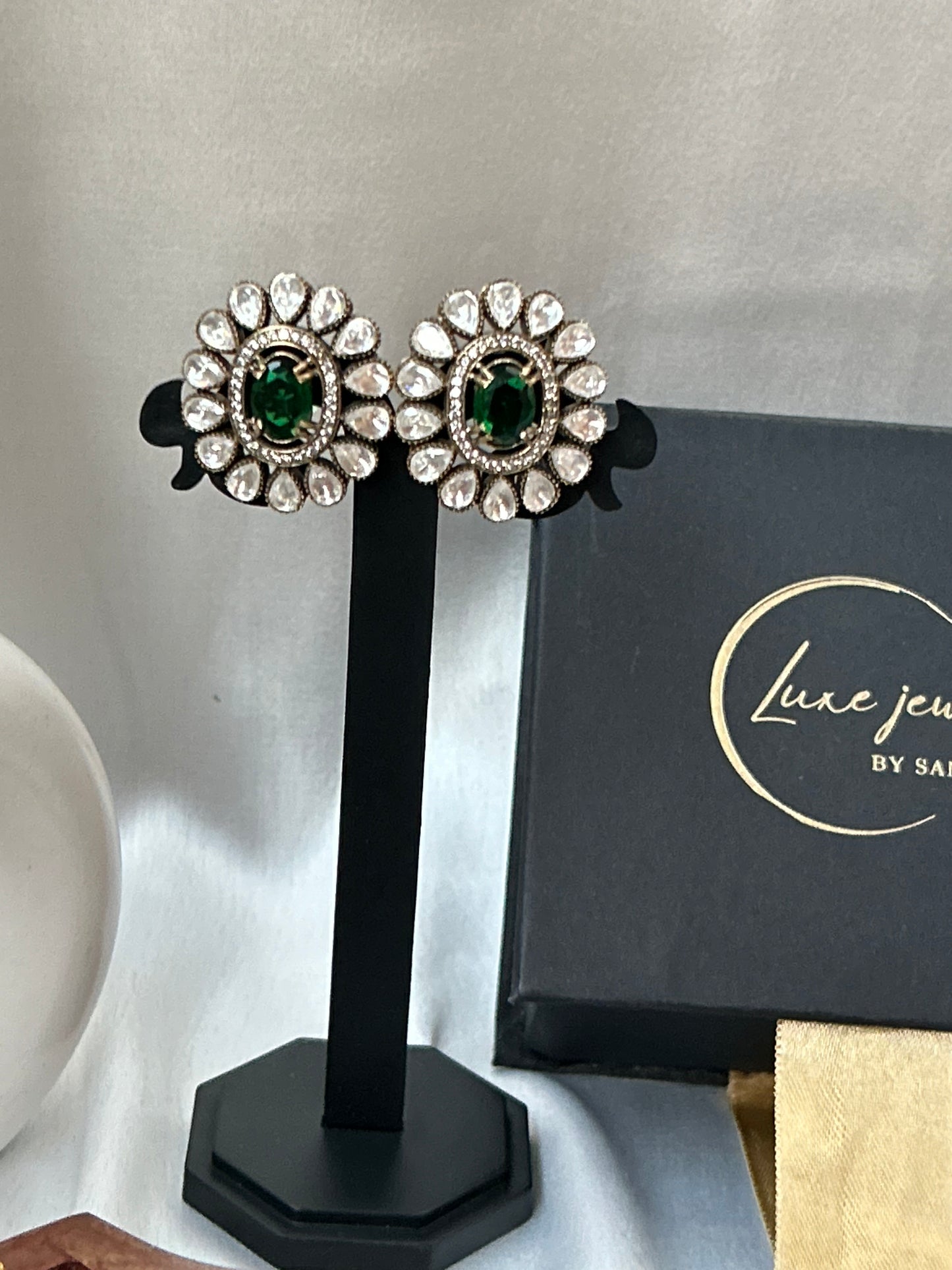Viana green choker necklace set