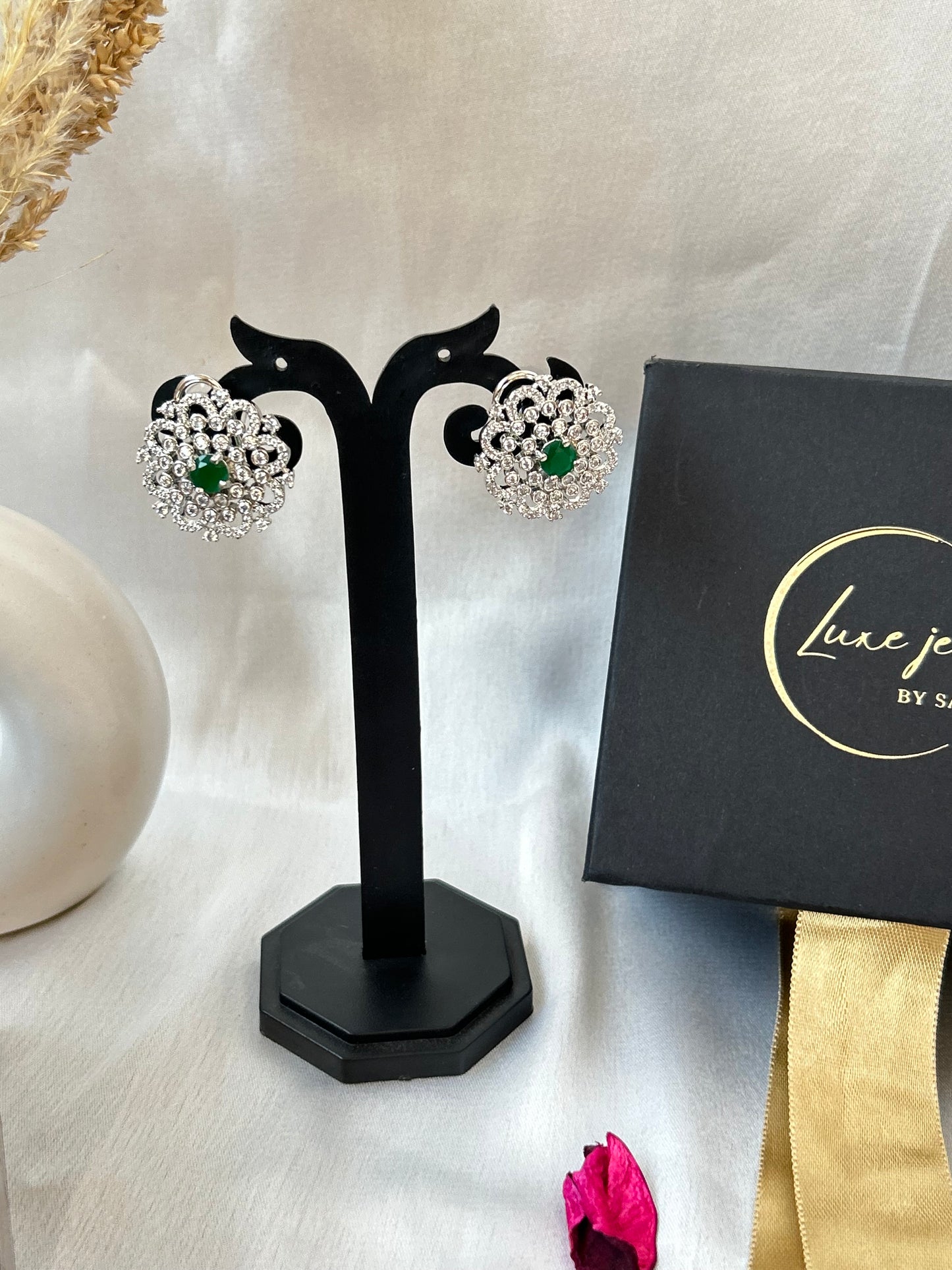 Nensi emerald stud earrings