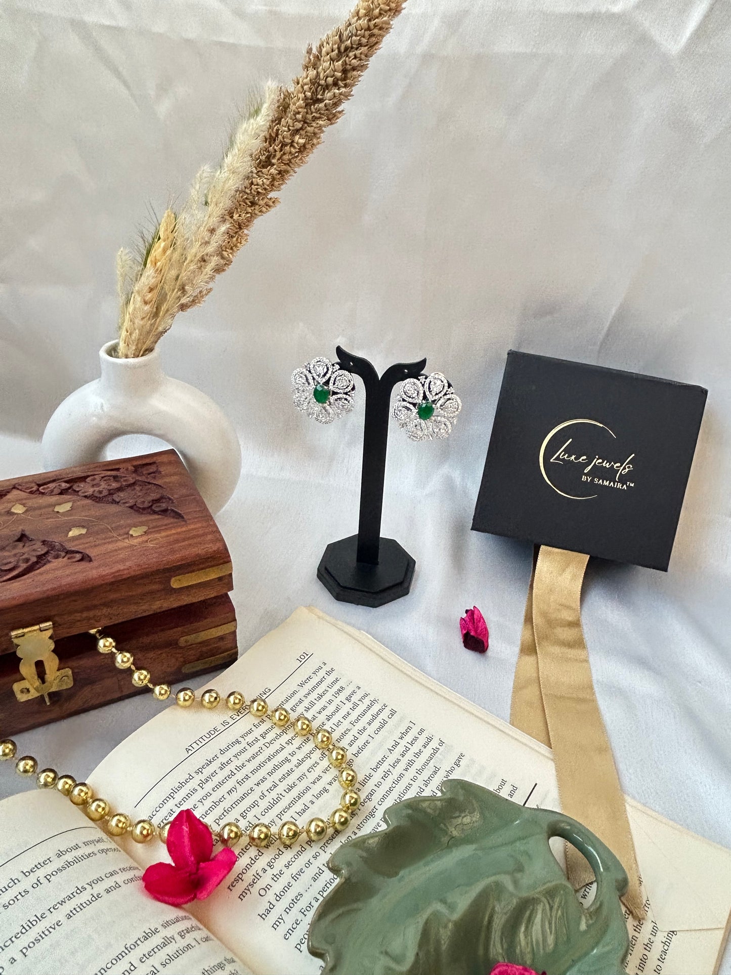 Diva Emerald studs Earrings