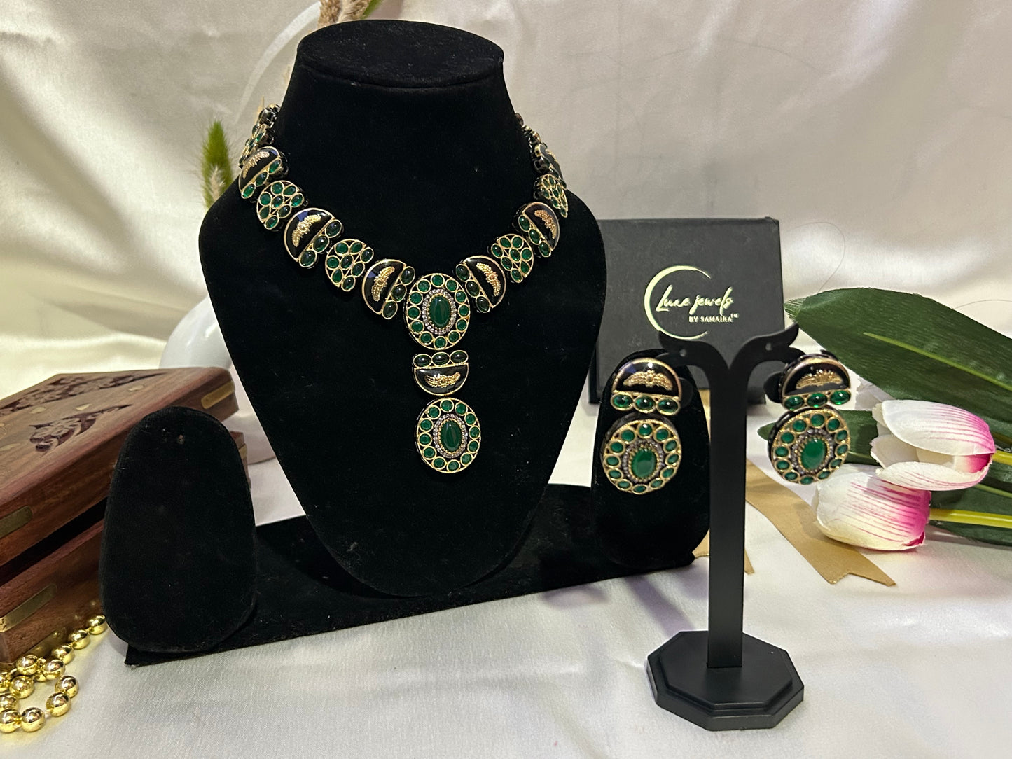 Tia emerald necklaceset