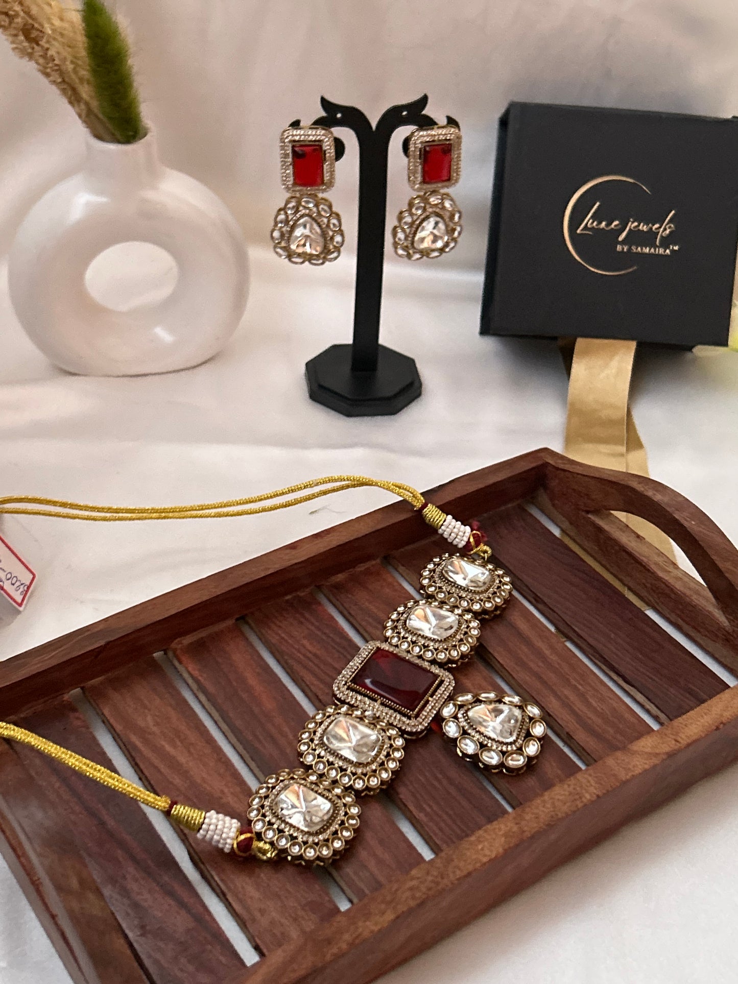 Naisha red choker necklaceset