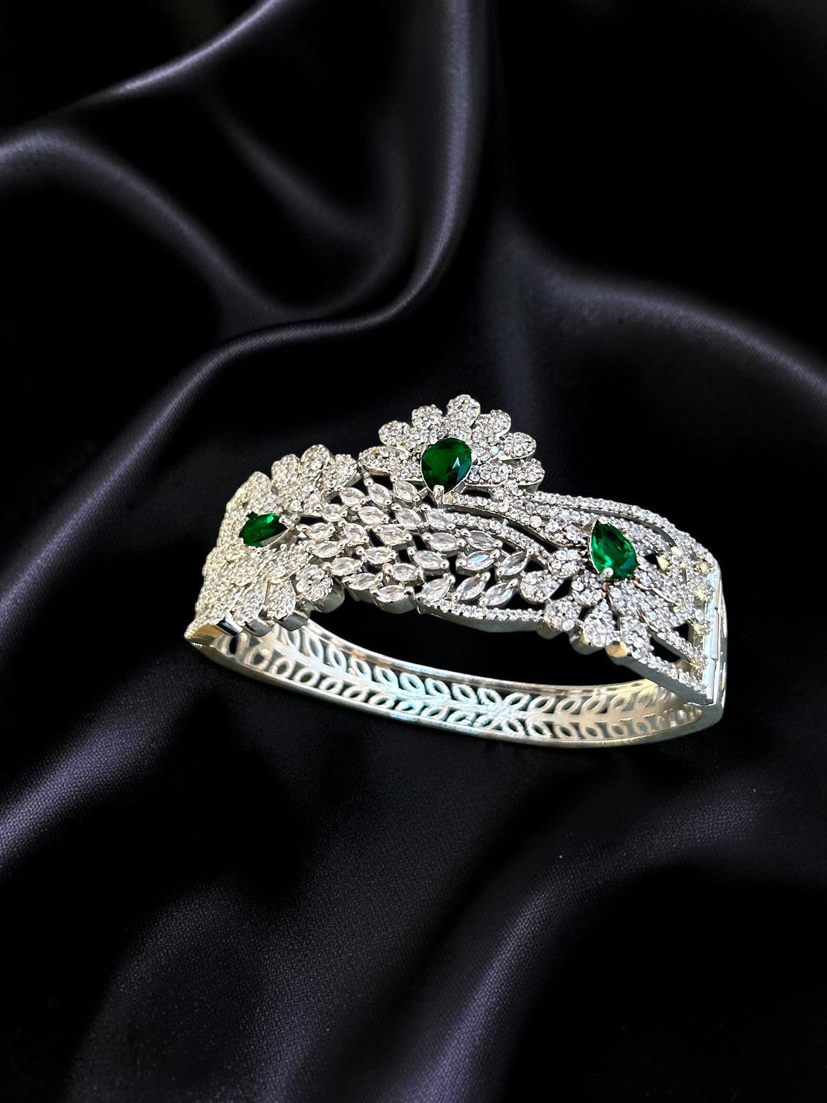 Emerald Silver floral Bracelet