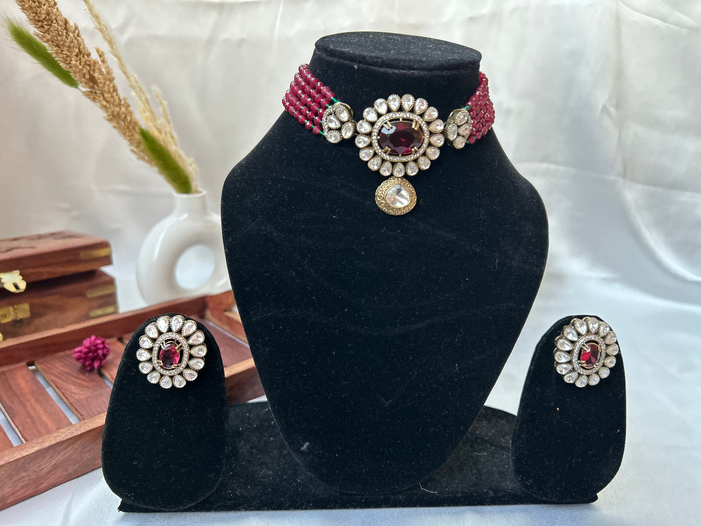 viana red choker
