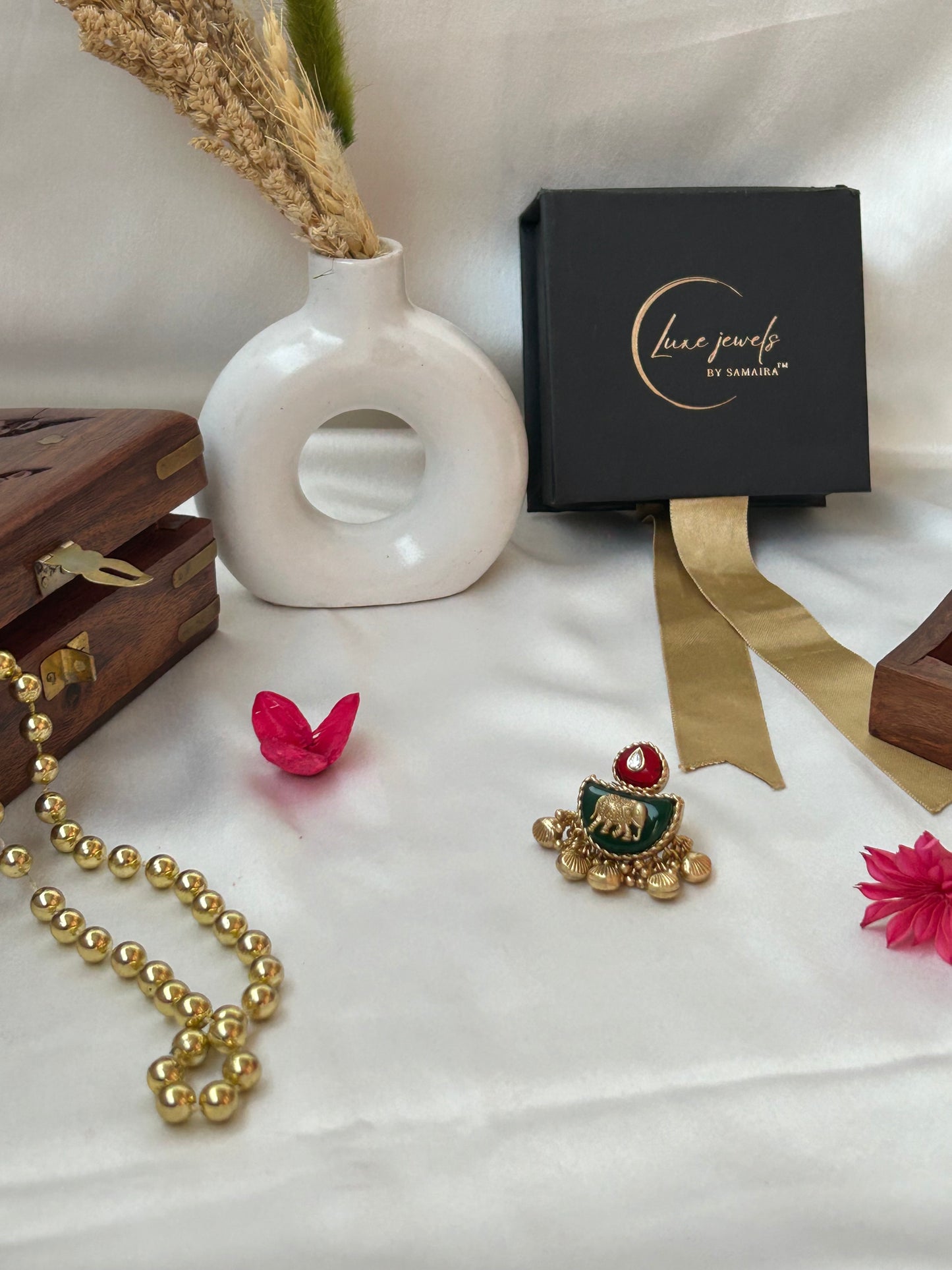 Fiza antique ring