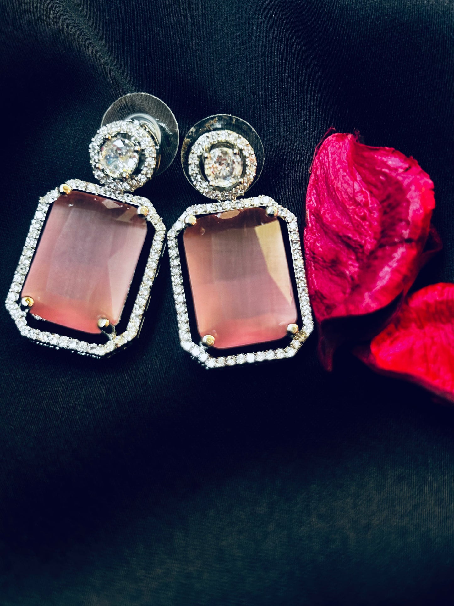 Varonika pink necklace