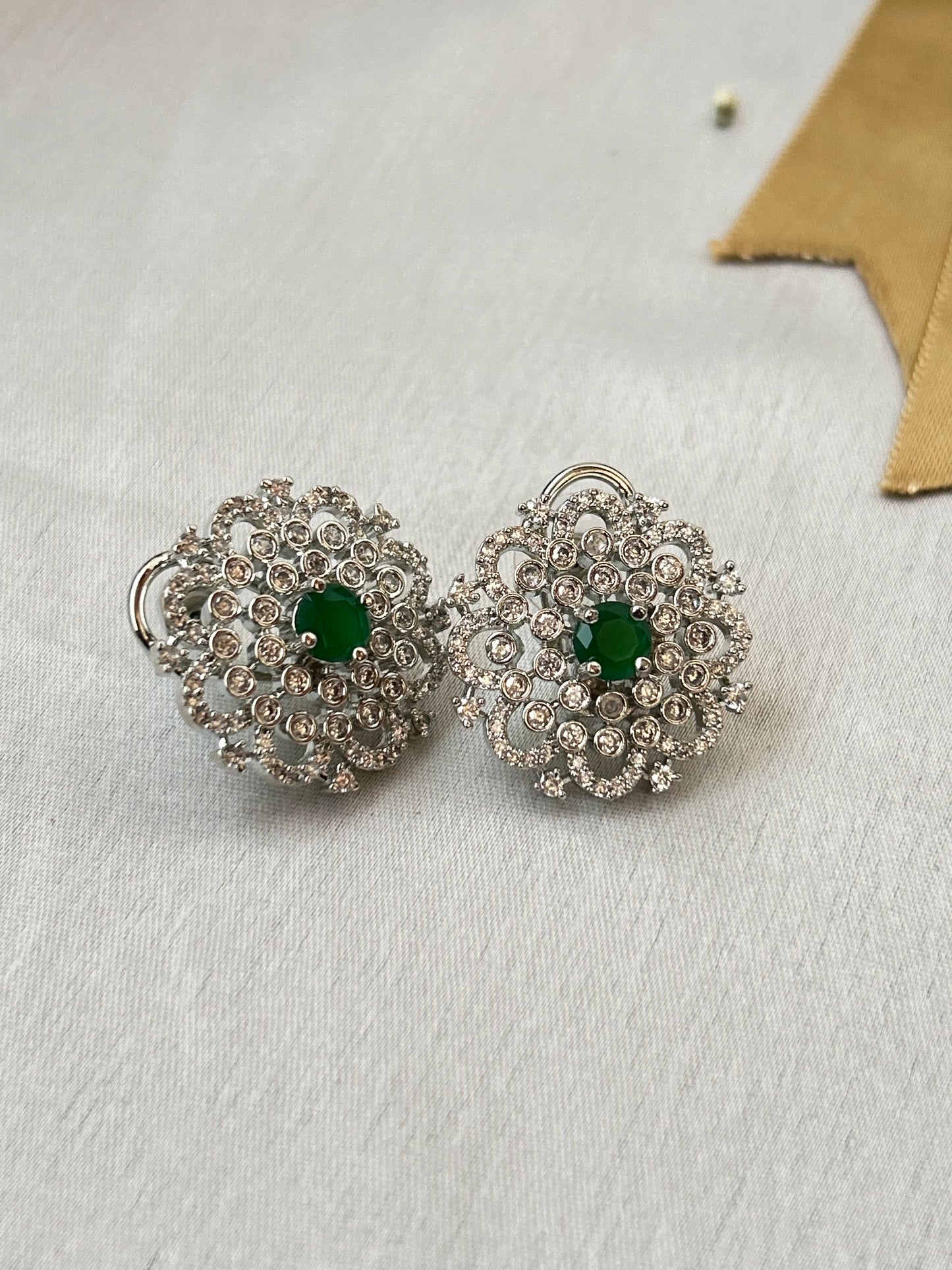 Nensi emerald stud earrings