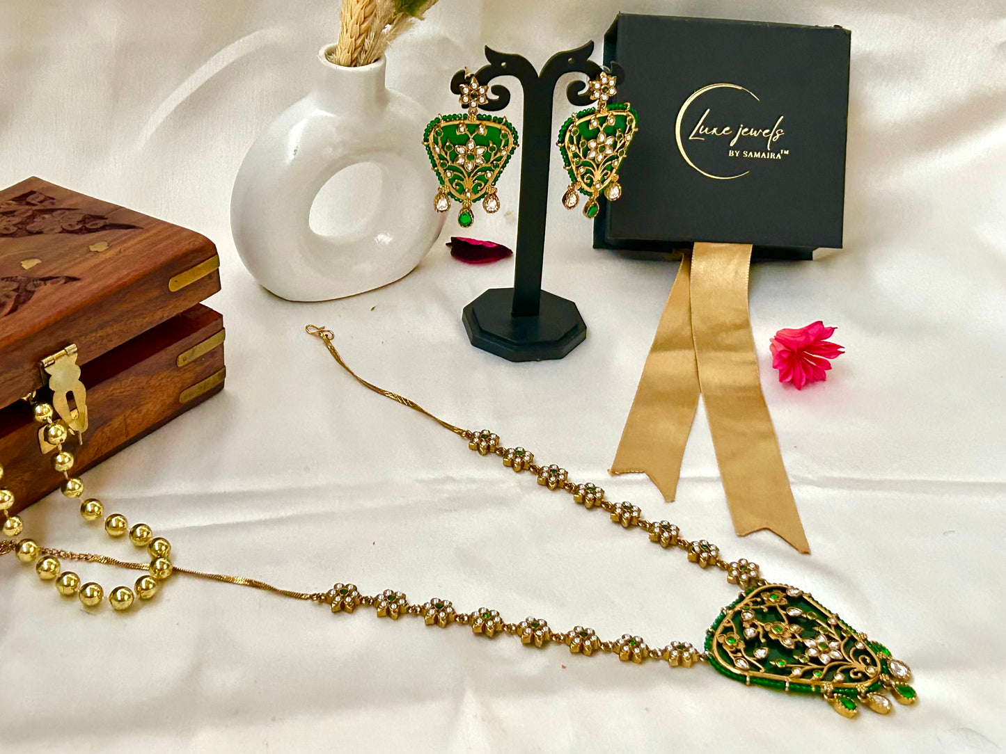 krishav green necklaceset