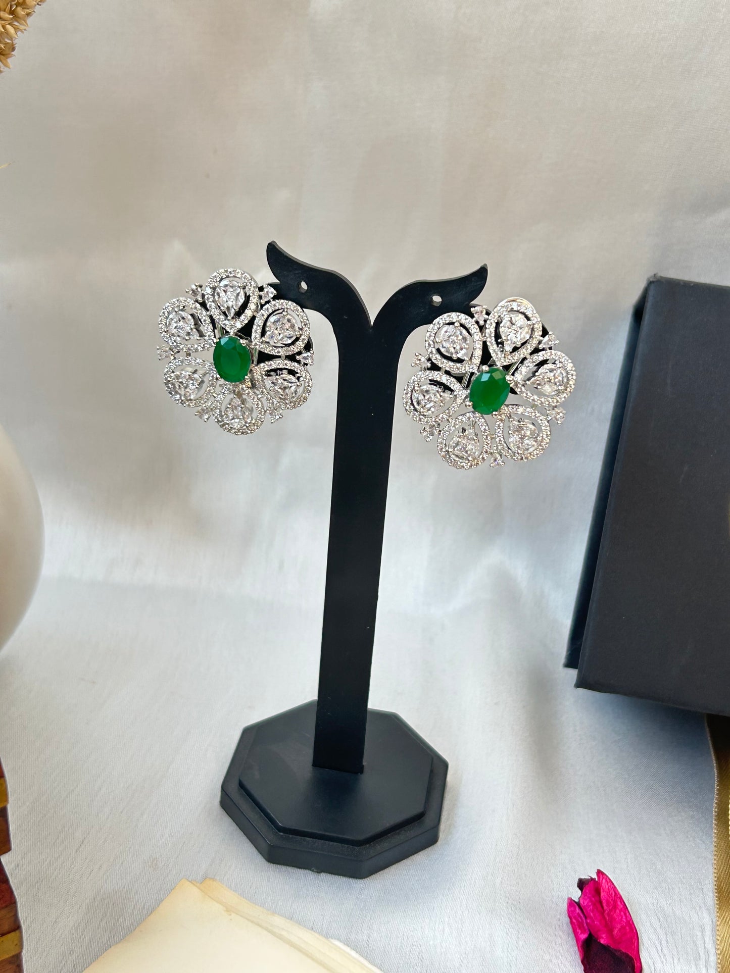 Diva Emerald studs Earrings
