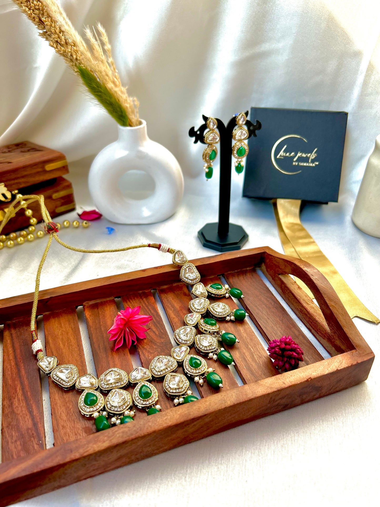 Shanu ivory kundan necklace