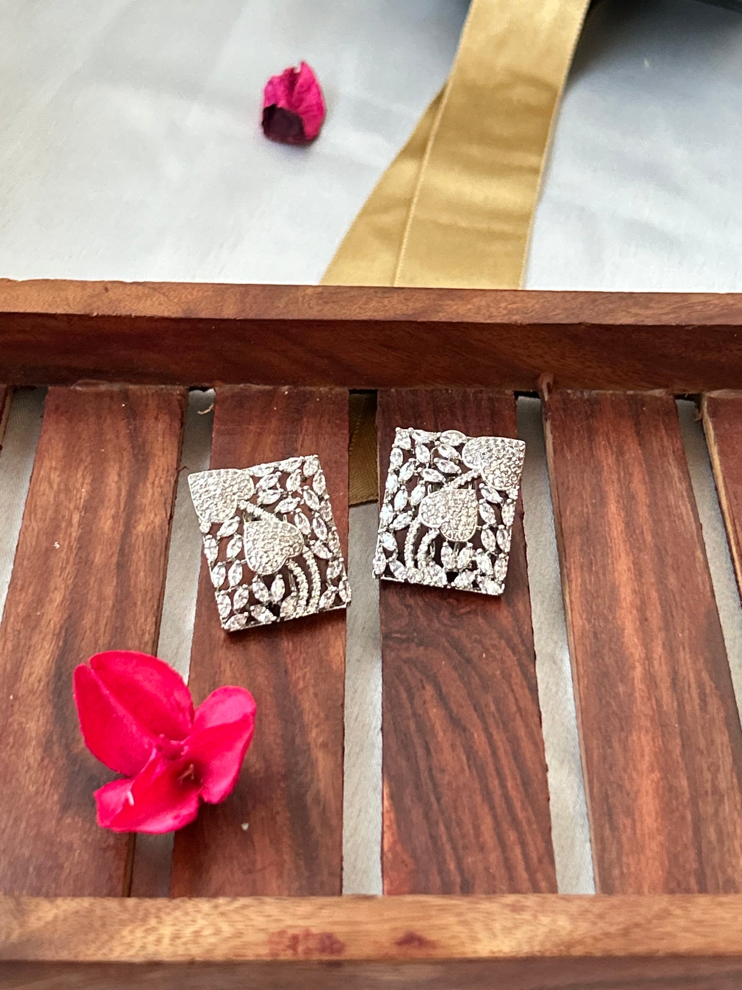 Avadhi silver studs Earrings
