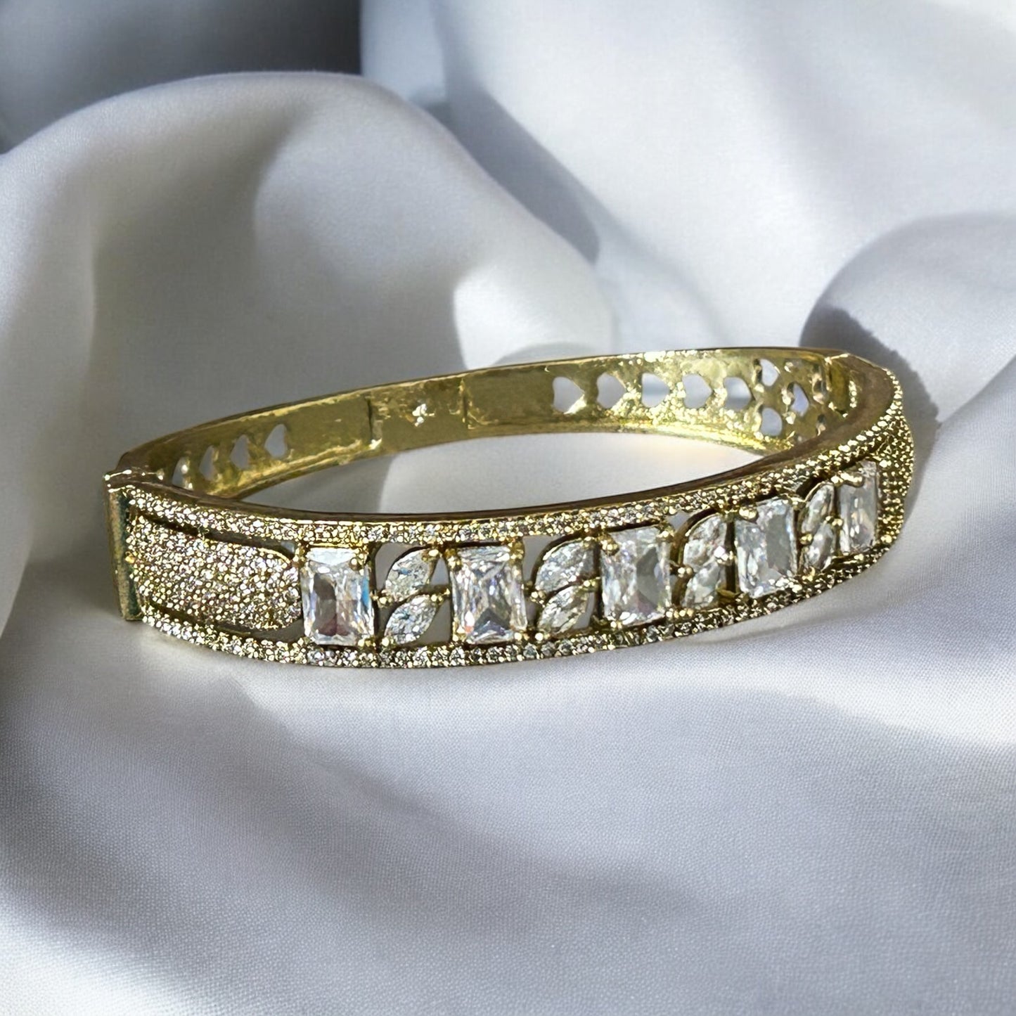 Zeev Golden Bracelet