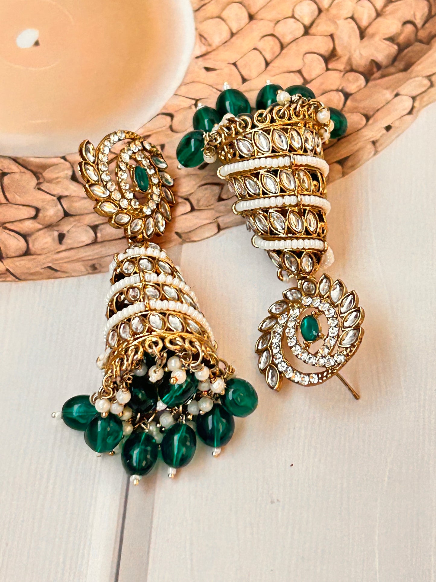 Zareen Emerald Jhumka