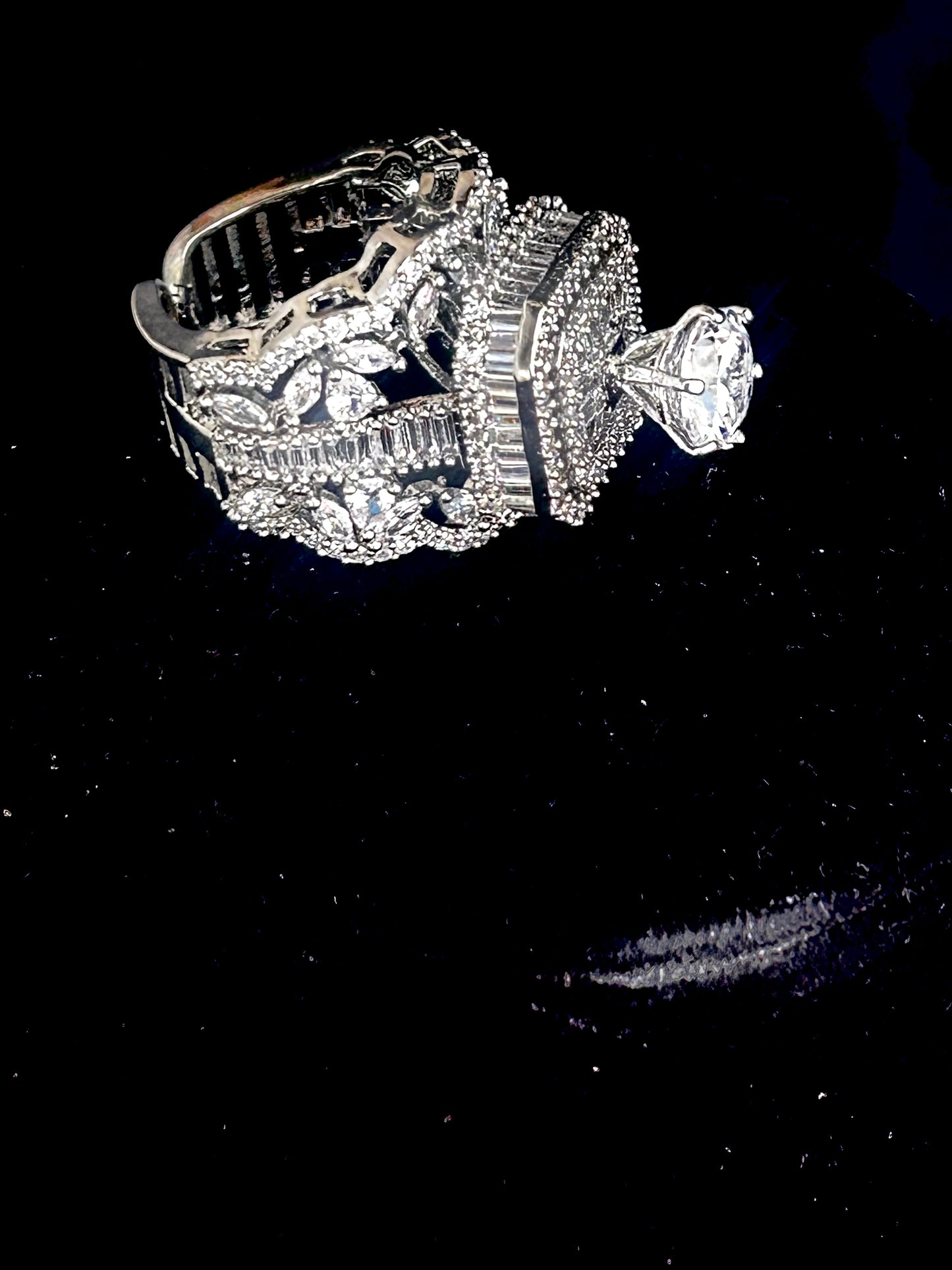 Queen silver ring