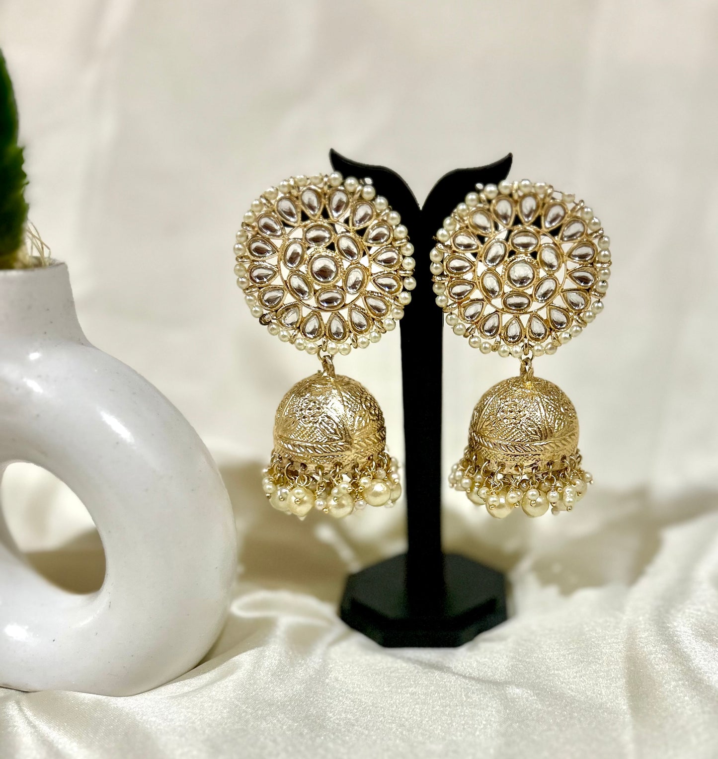 Mehak ivory jhumka