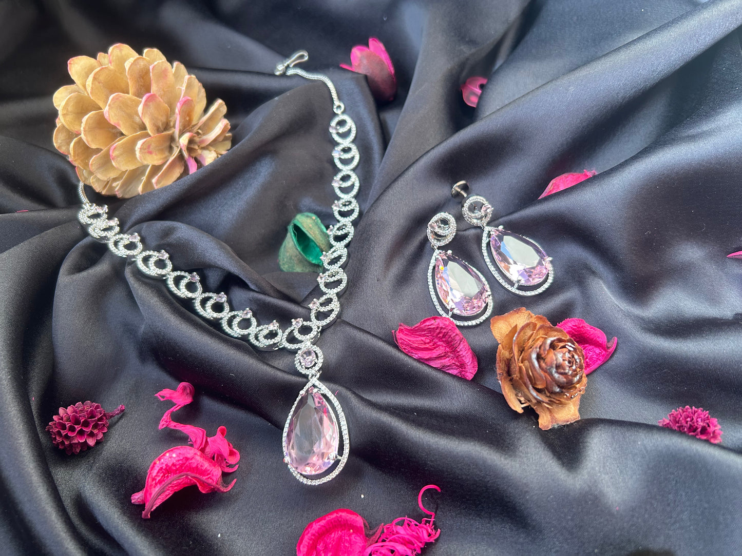 Mia pink pendant necklace