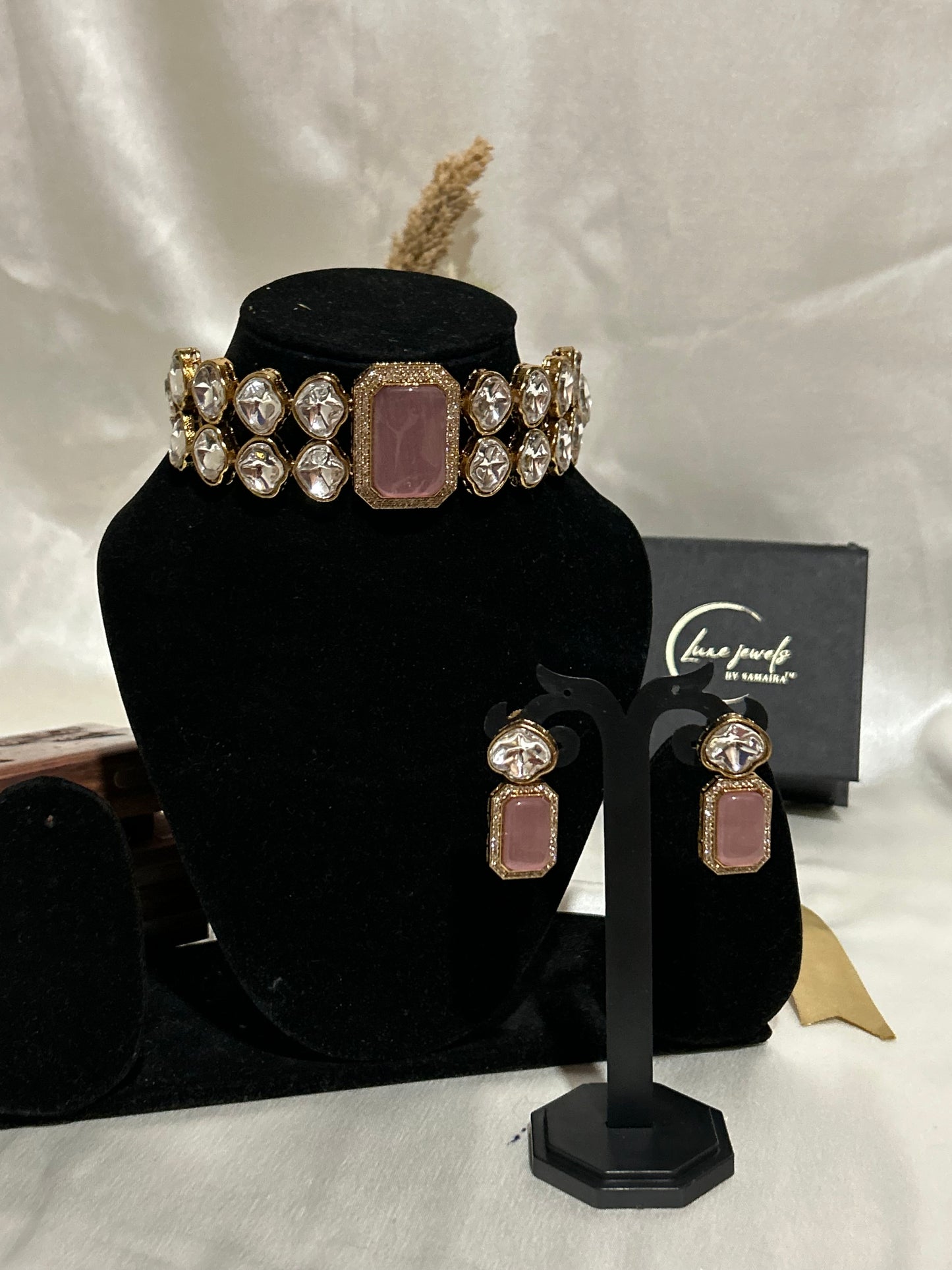 Anishka purple choker