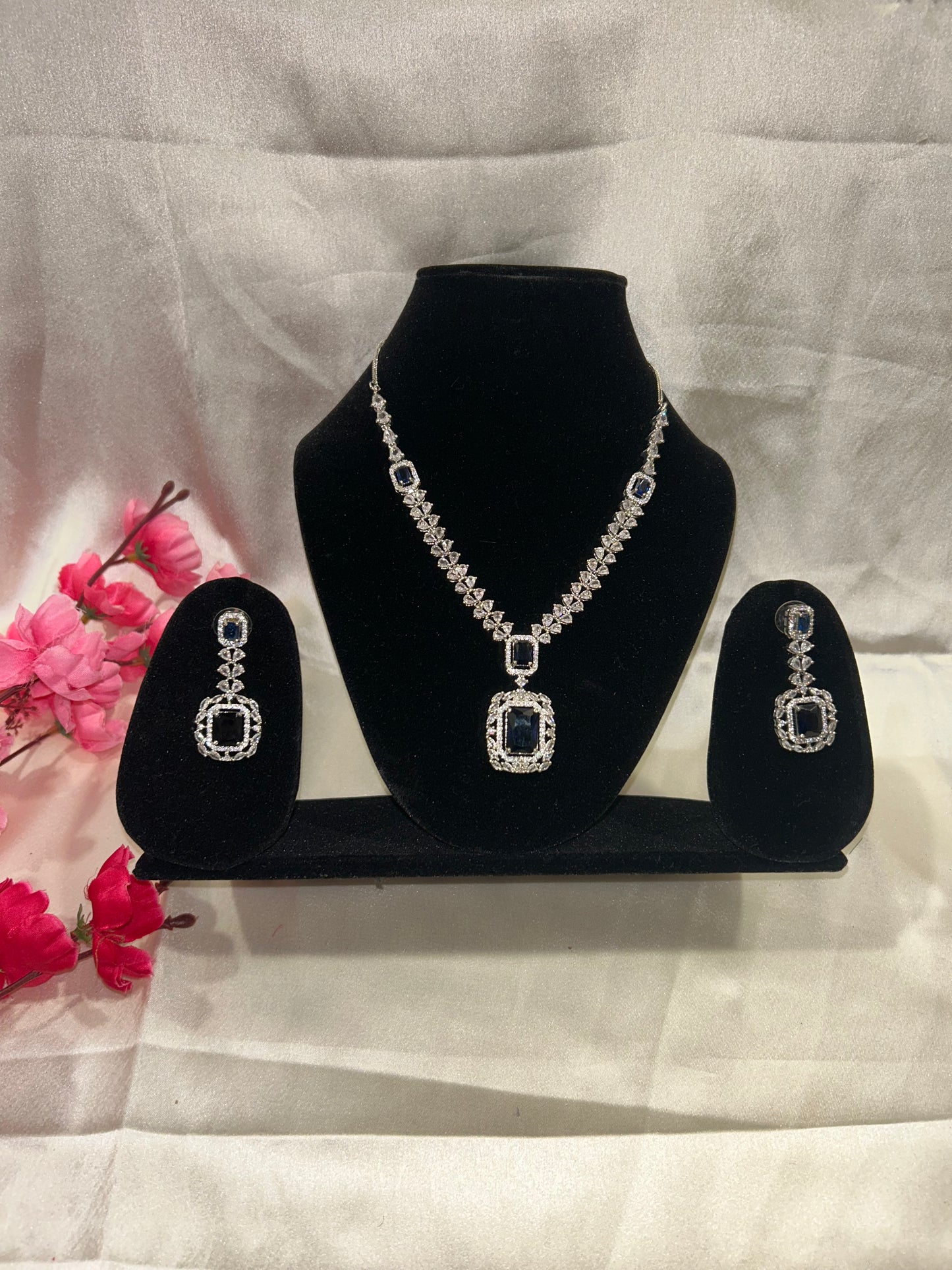Layla navy necklace