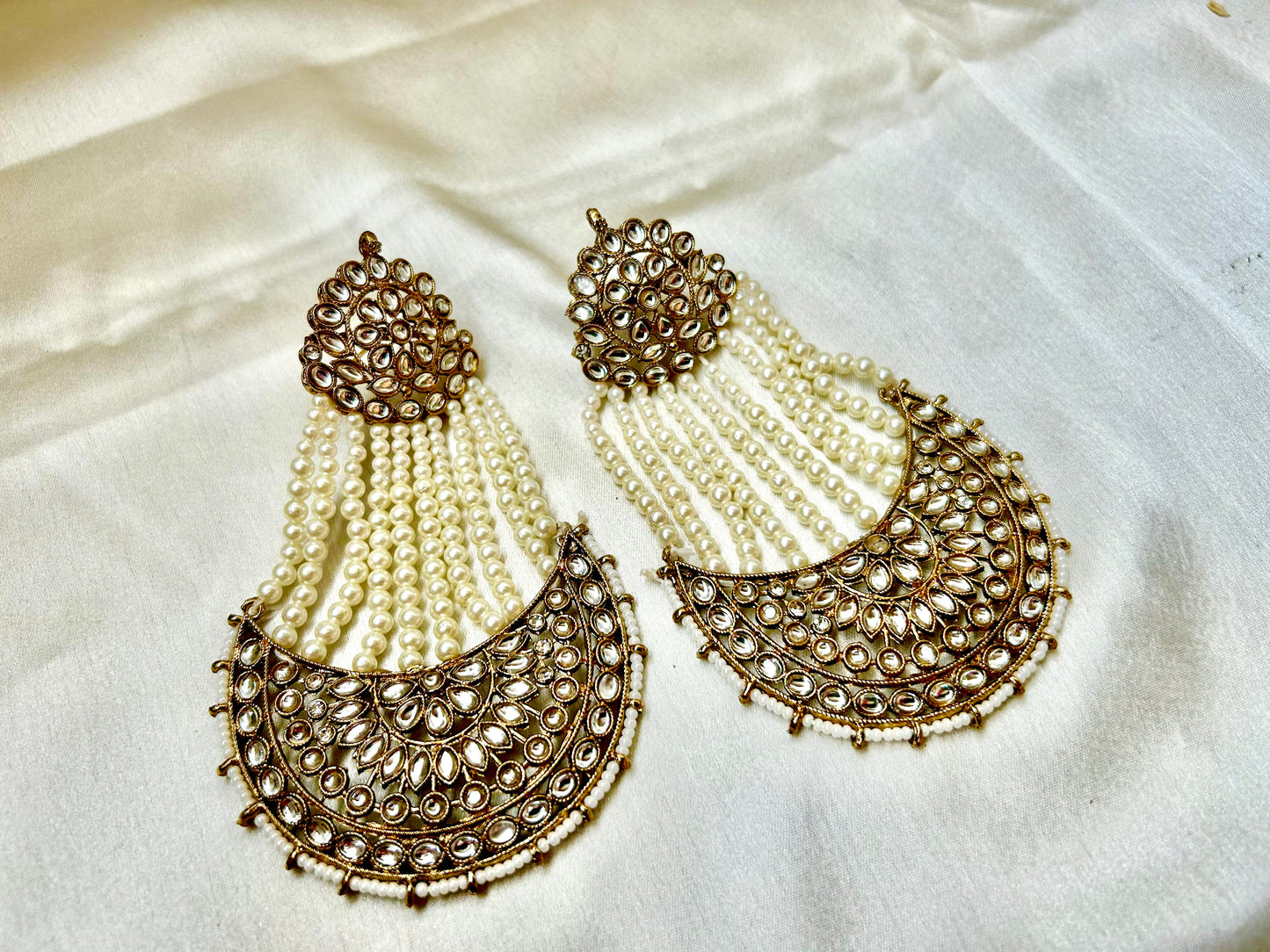 Keshavi Ivory Chandbali