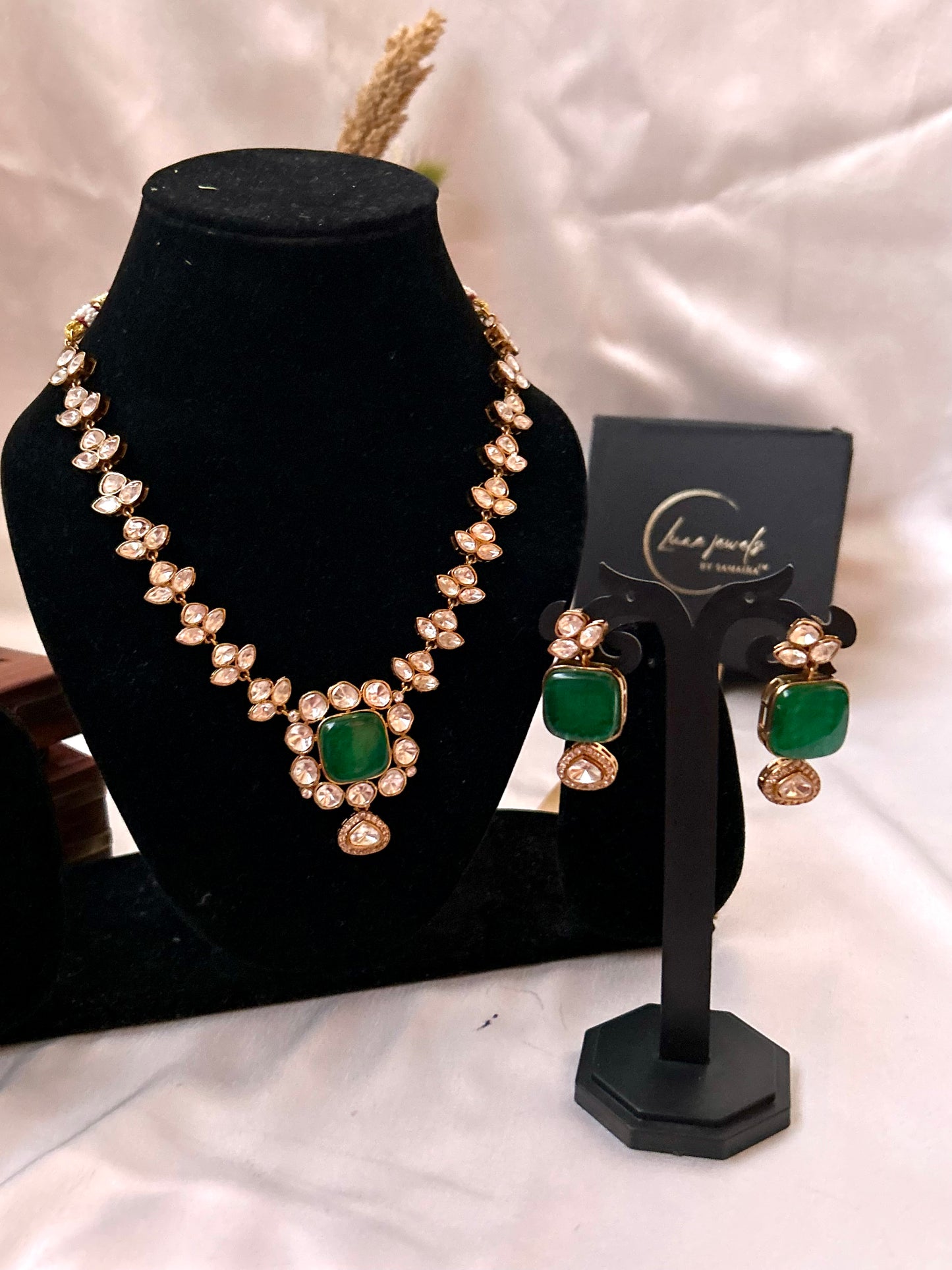 Emerald green kundan necklaceset