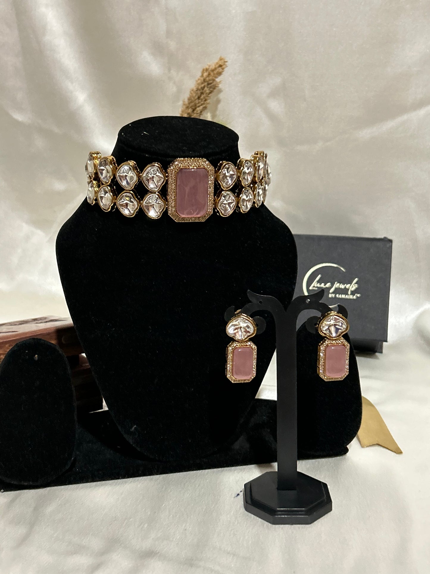 Anishka purple choker