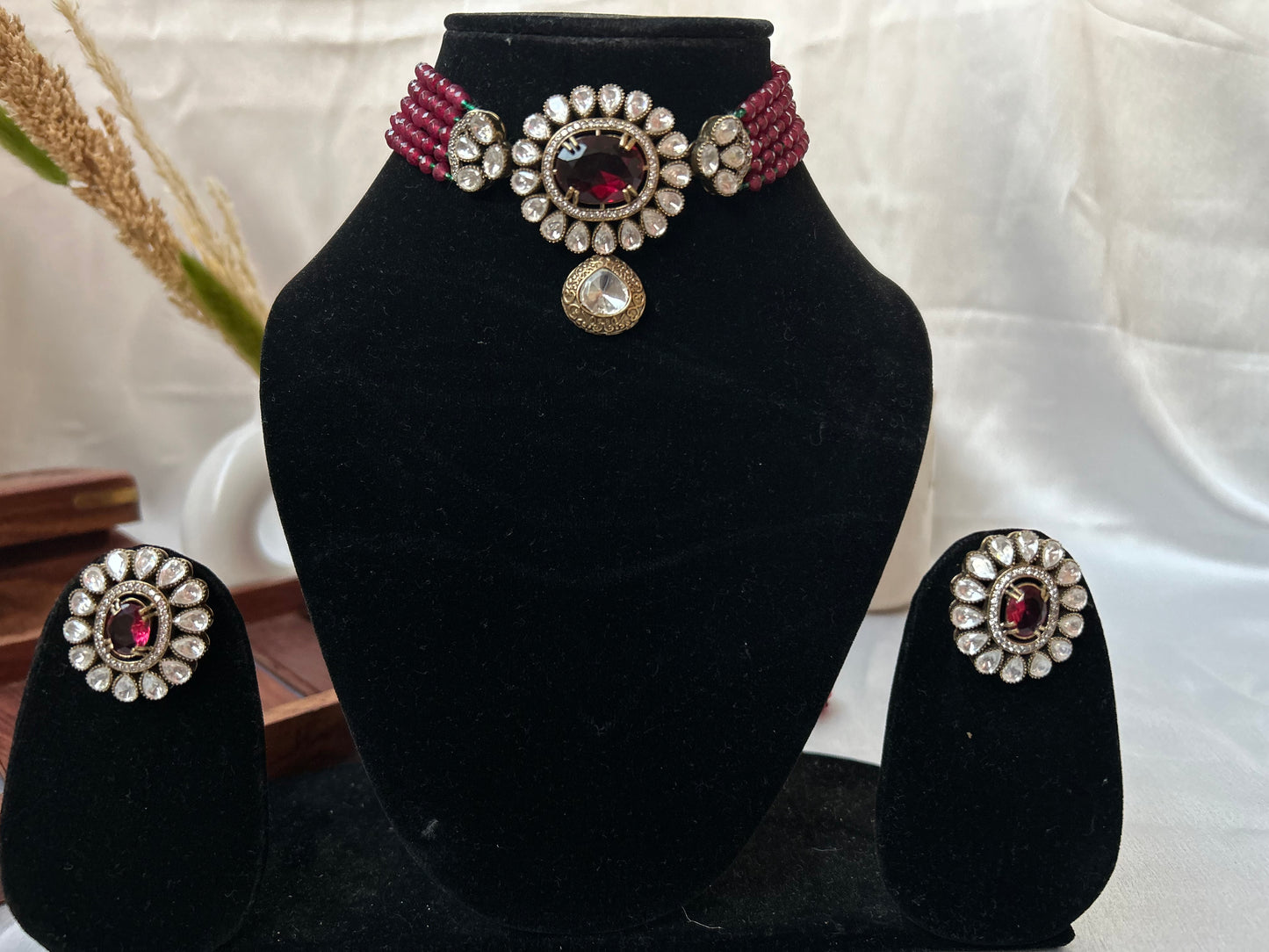 viana red choker